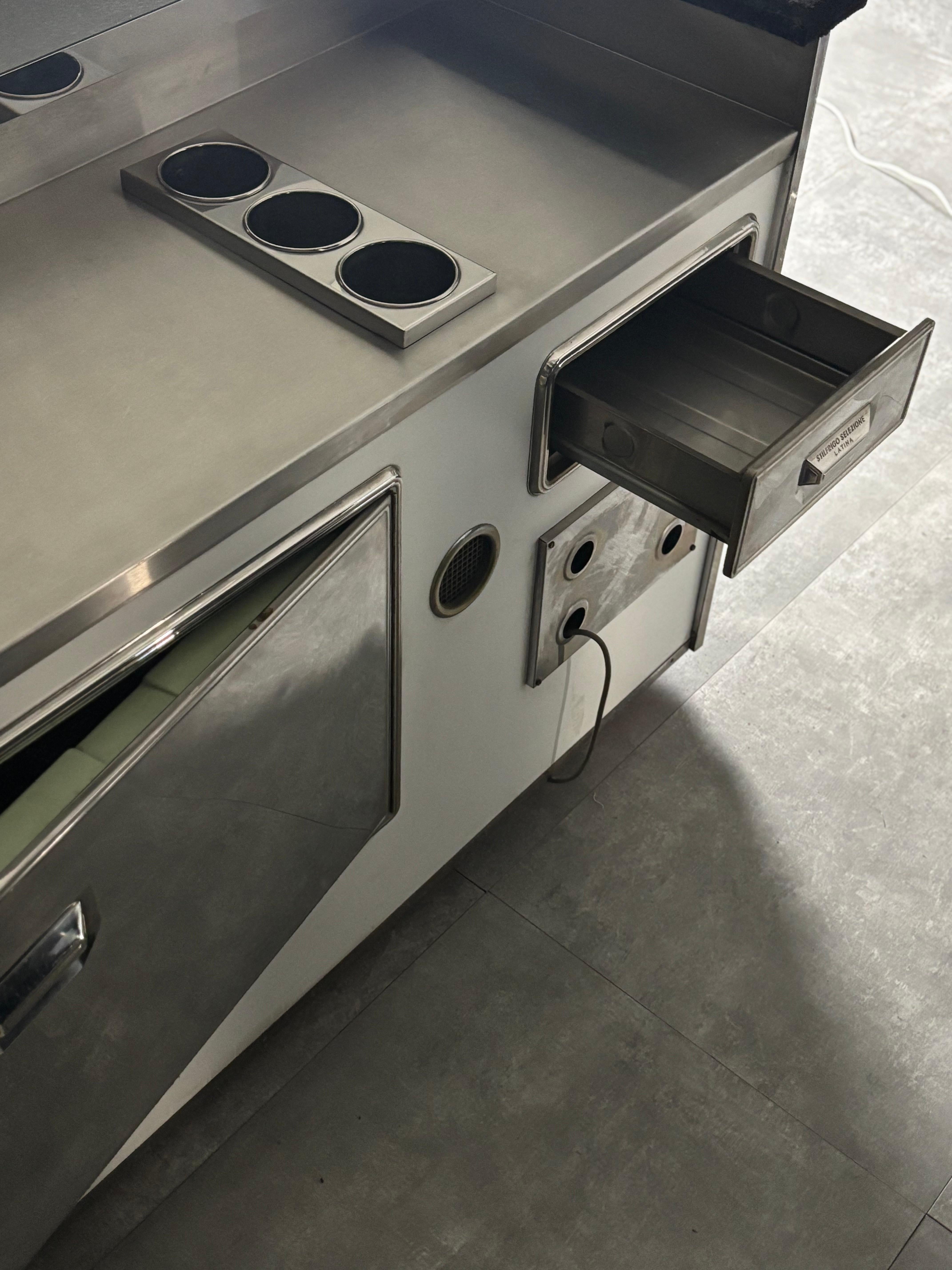 Mueble bar y taburetes de acero, juego de 4 Acero en venta