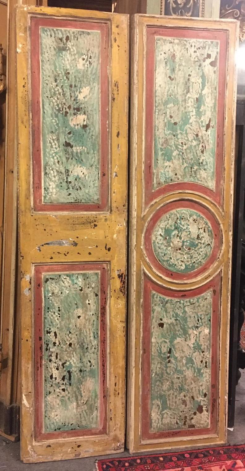 Satz n2 zweiflügelige Türen lackiert, gefärbt und geschnitzt, doppelseitig, '700 Italien (Italienisch) im Angebot