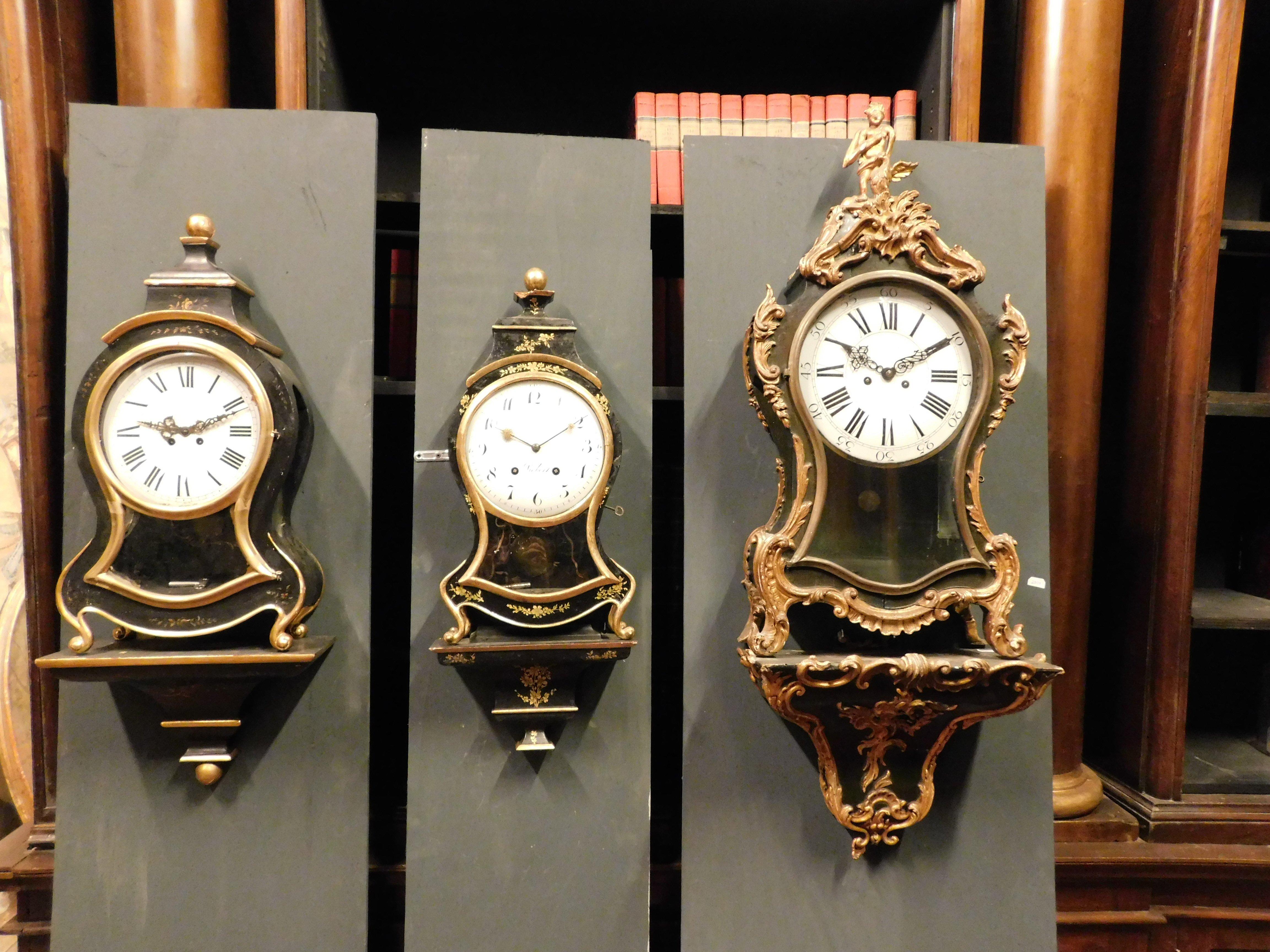 set n.3 clocks ebonized wood, profiles and feet decorated gilded plant motifs For Sale 6