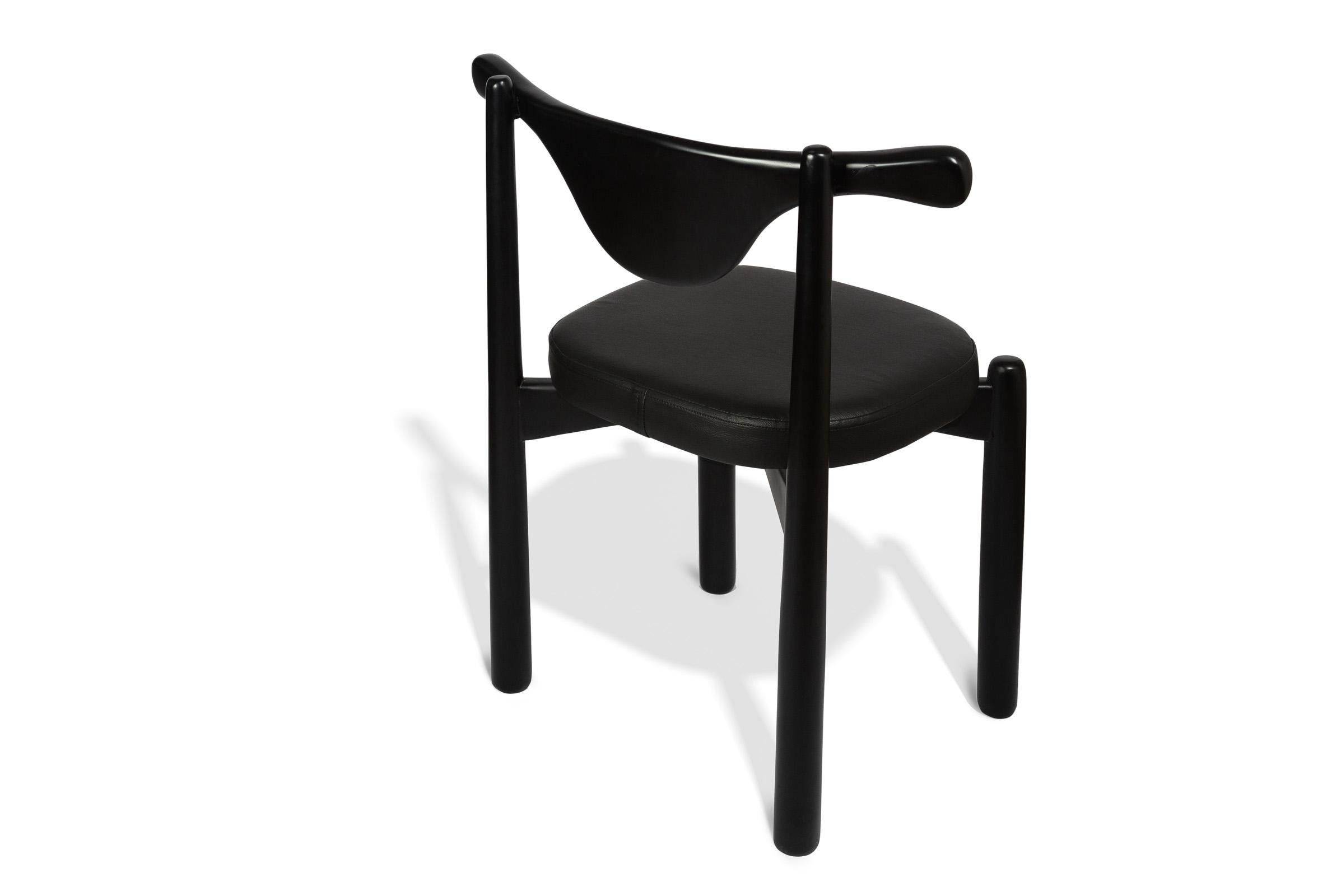 Hardwood Set of 02 Dinner Chairs Aratu in Matte Lacquer Finish Wood (fabric ref : F07) For Sale