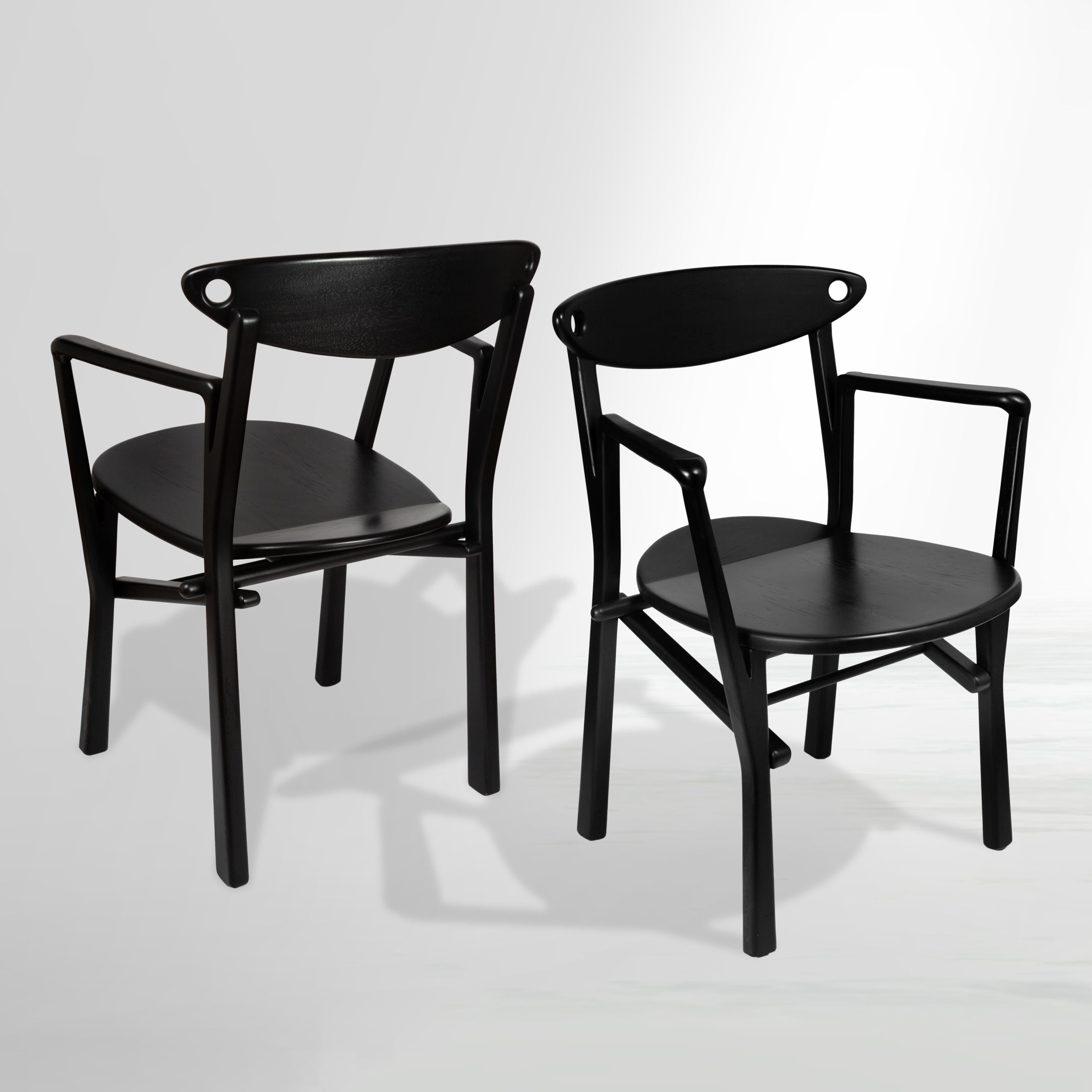 Organic Modern Set of 02 Dinner Chairs Laje in Ebony Finish Wood For Sale