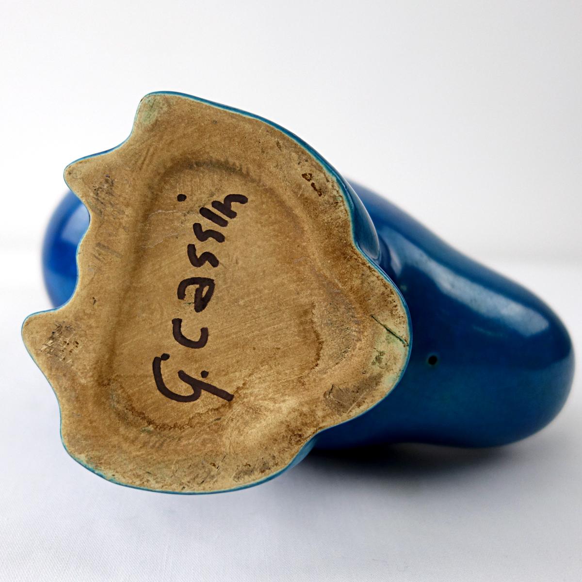 Ensemble d'un canard et de 4 moineaux en céramique bleue réalisé et signé par Georges Cassin en vente 3