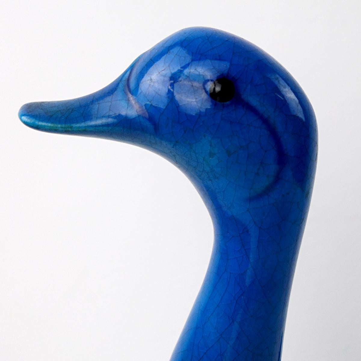 Céramique Ensemble d'un canard et de 4 moineaux en céramique bleue réalisé et signé par Georges Cassin en vente