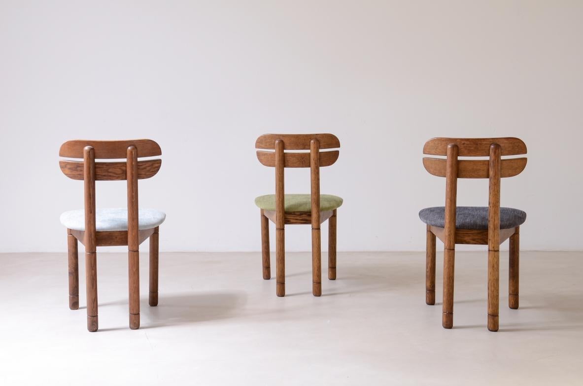 Set of 10 1960s oak chairs with shaped backrest In condizioni ottime in vendita a Milano, IT
