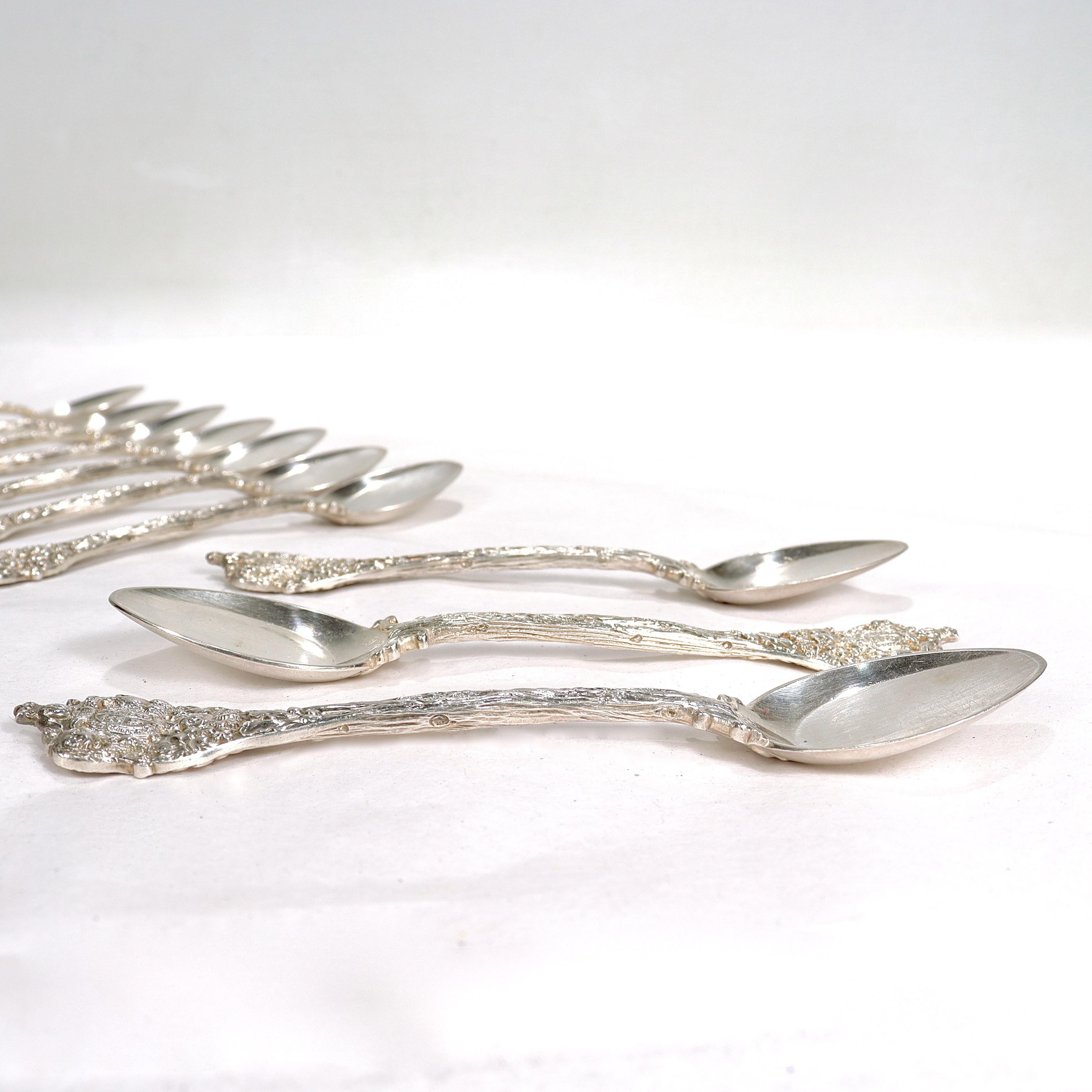 Set di 10 Elkington & Co. del XIX secolo. Cucchiai o palette da dessert in argento in vendita 2