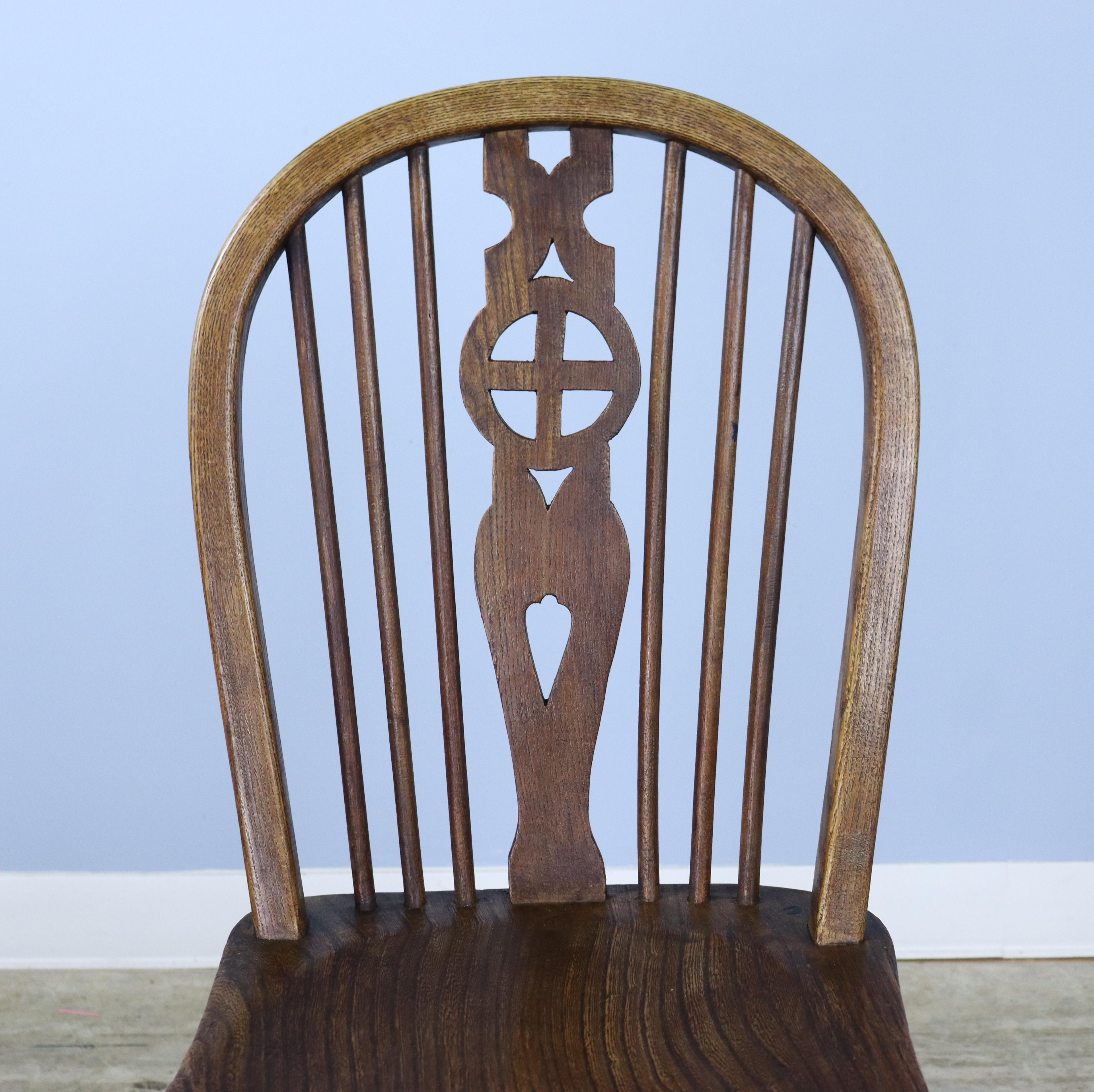 Set of 10 19th Century Elm Windsor Chairs In Good Condition In Port Chester, NY