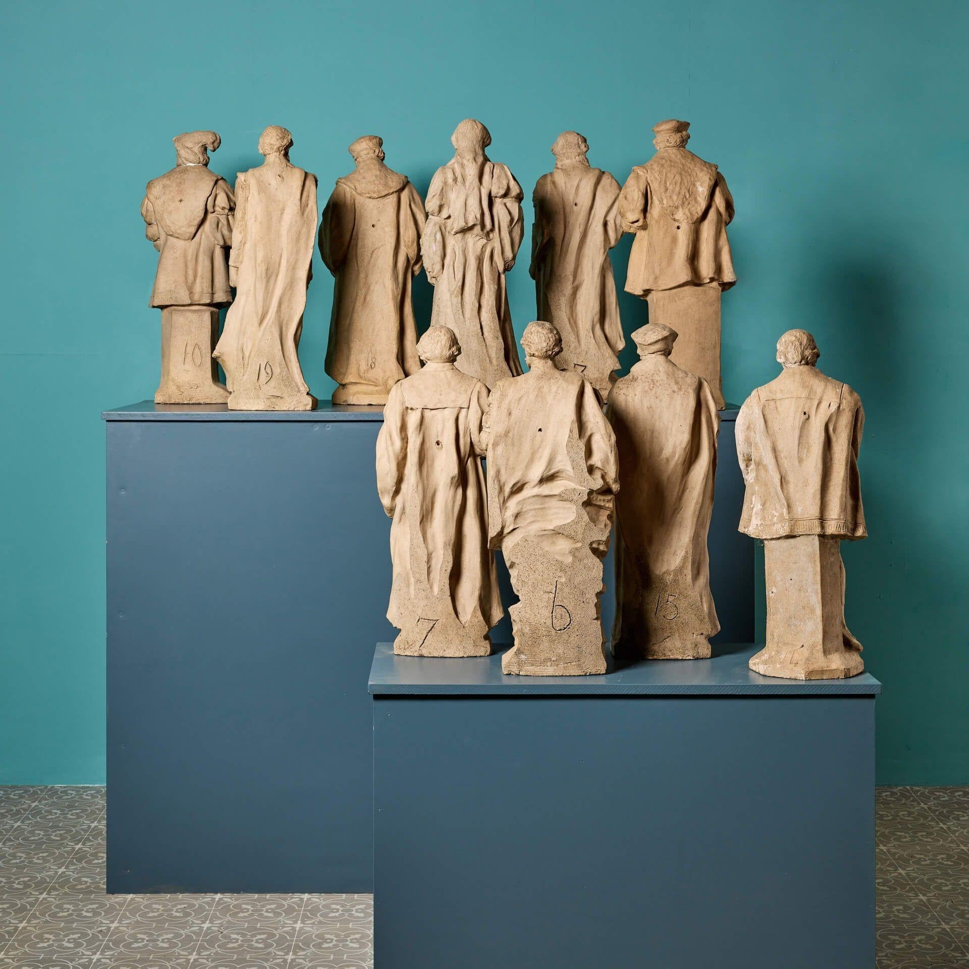 Set von 10 antiken englischen Statuen aus Buff-Terrakotta in Buff-Optik im Angebot 3