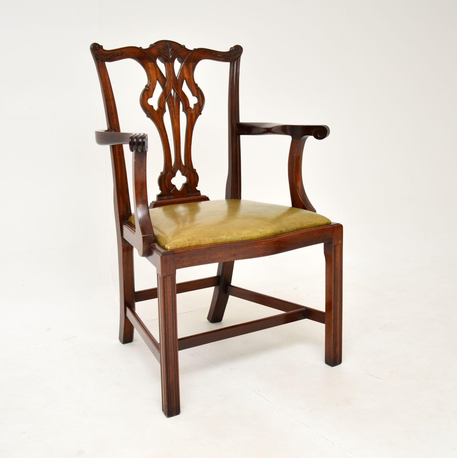 20th Century Set of 10 Antique Chippendale Carver Dining Chairs For Sale