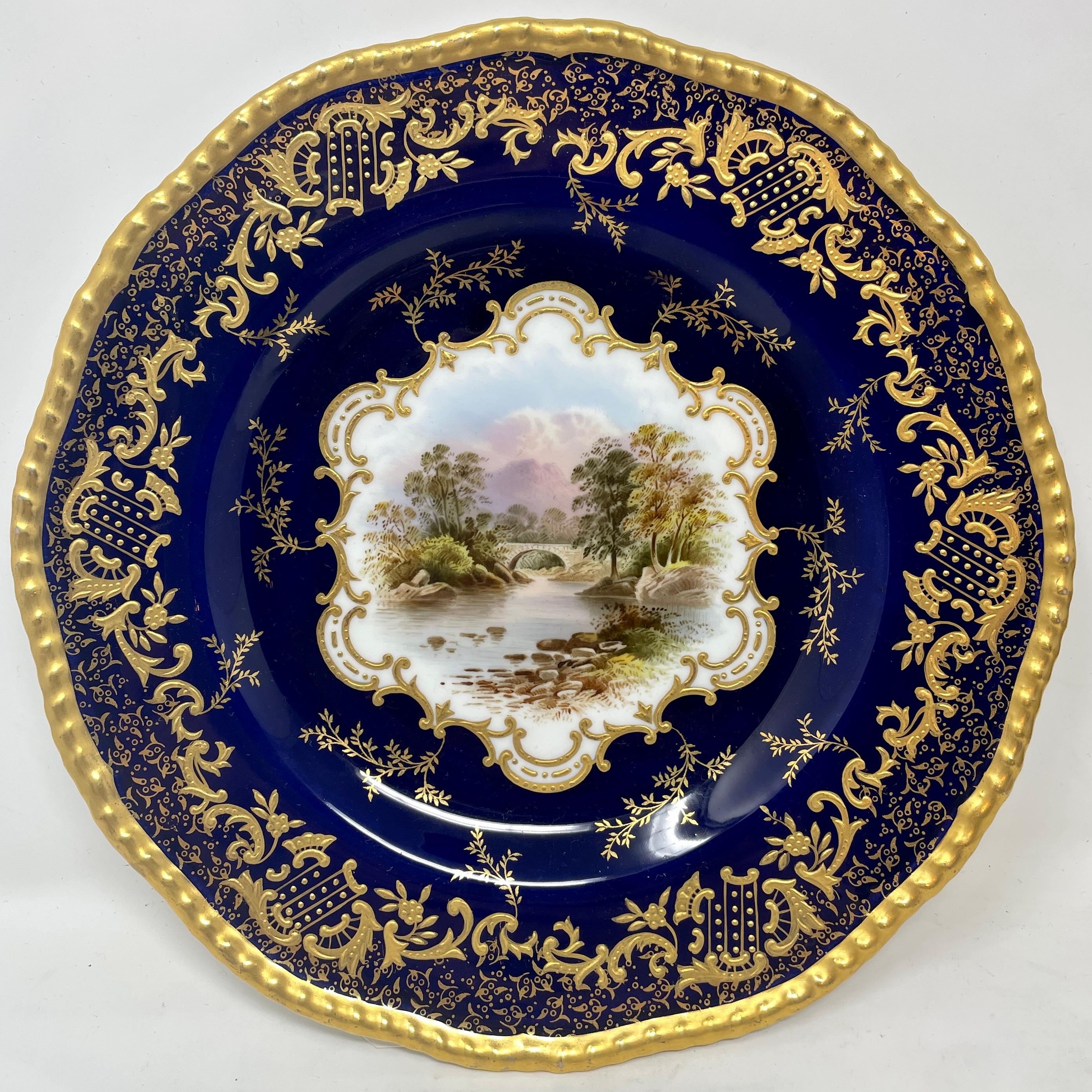 Anglais Ensemble de 10 assiettes anglaises anciennes en porcelaine de Coalport bleu cobalt et or, vers 1900. en vente