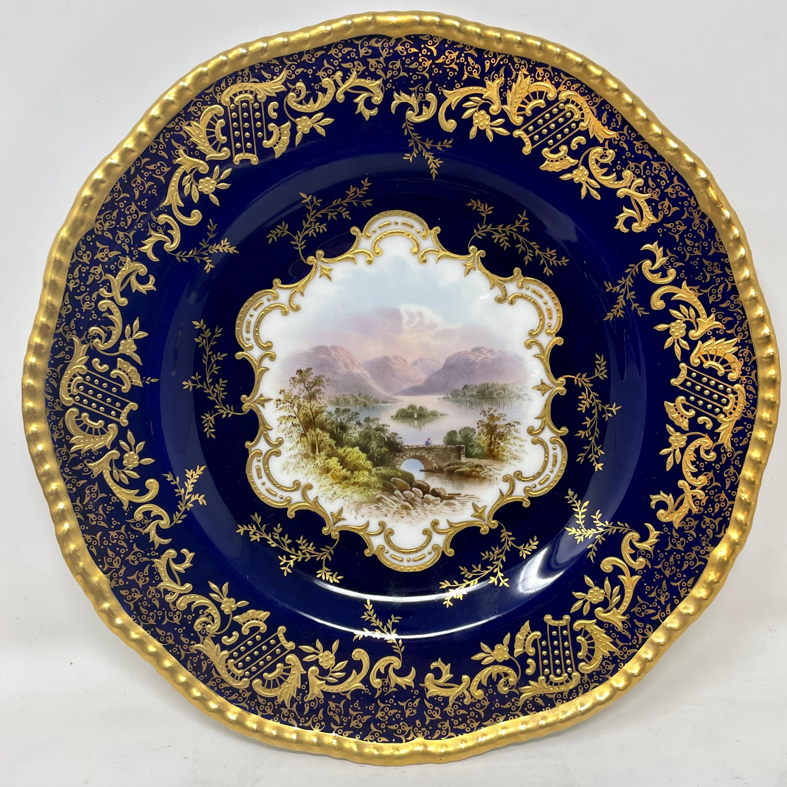 Ensemble de 10 assiettes anglaises anciennes en porcelaine de Coalport bleu cobalt et or, vers 1900. en vente 2