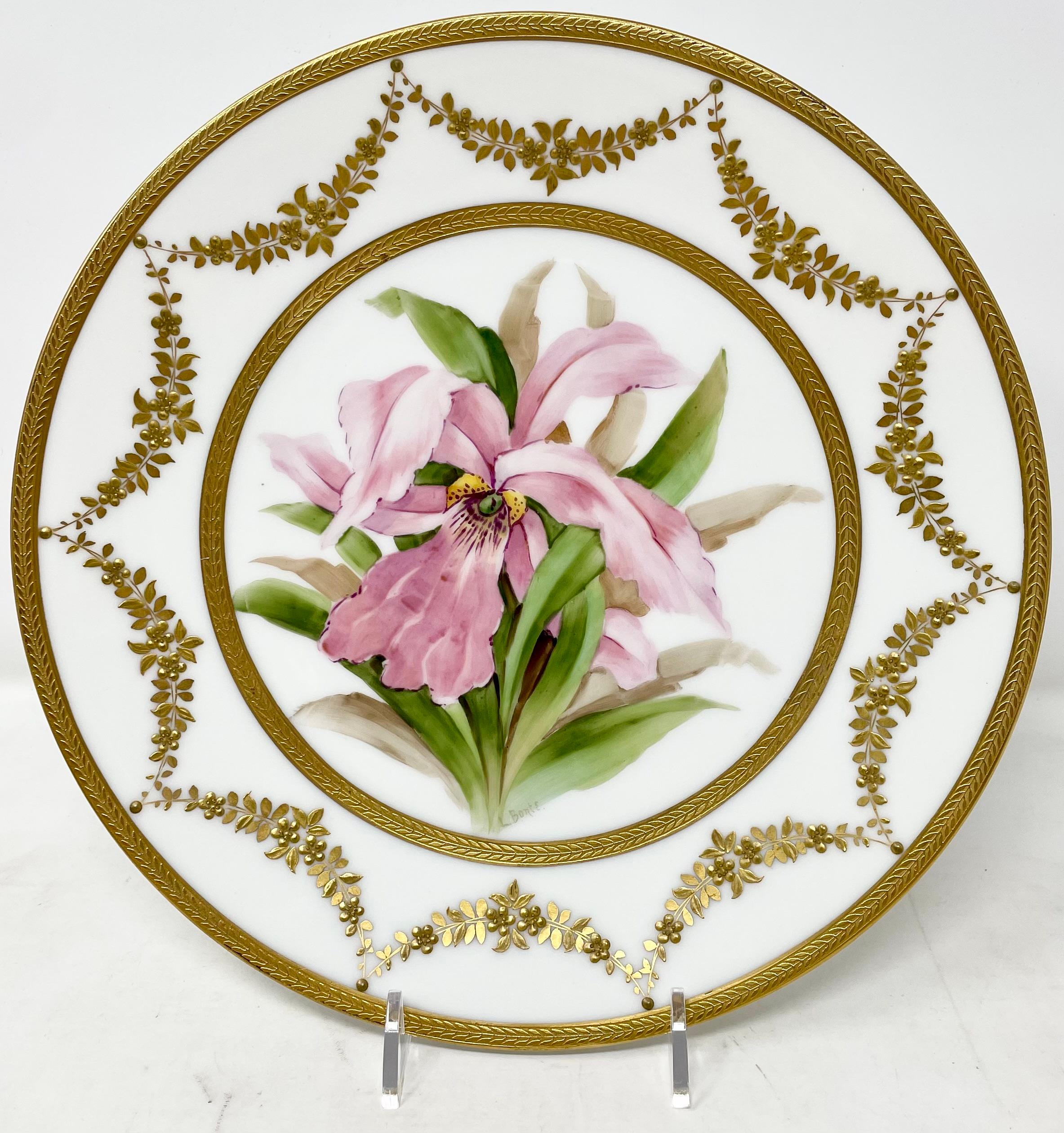 Satz von 10 Antique French Limoges Porzellan Hand-Painted Gold & Botanical Plates (Französisch) im Angebot