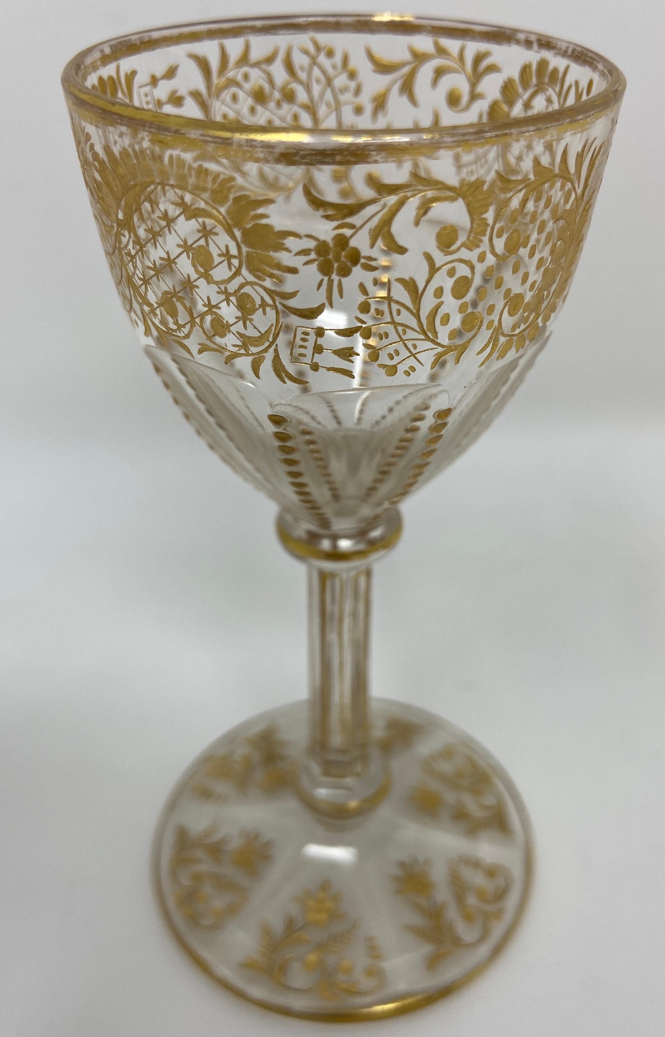 Set of 10 Antique French Val Saint Lambert Gold-Etched Crystal Cordial Glasses In Good Condition In New Orleans, LA