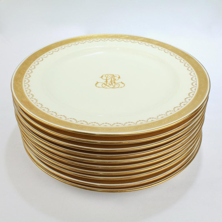 A fine set of 10 antique Mintons porcelain plates.

Each with a finely detailed gilt border and a scrolled monogram to the center of each plate.

Simply a terrific plate set!

Date:
Early 20th century

Overall condition:
They are in