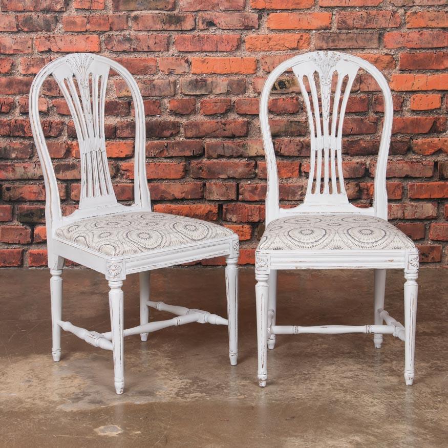 Set of 10 Antique Swedish Gustavian Gray Painted Dining Chairs In Good Condition In Round Top, TX
