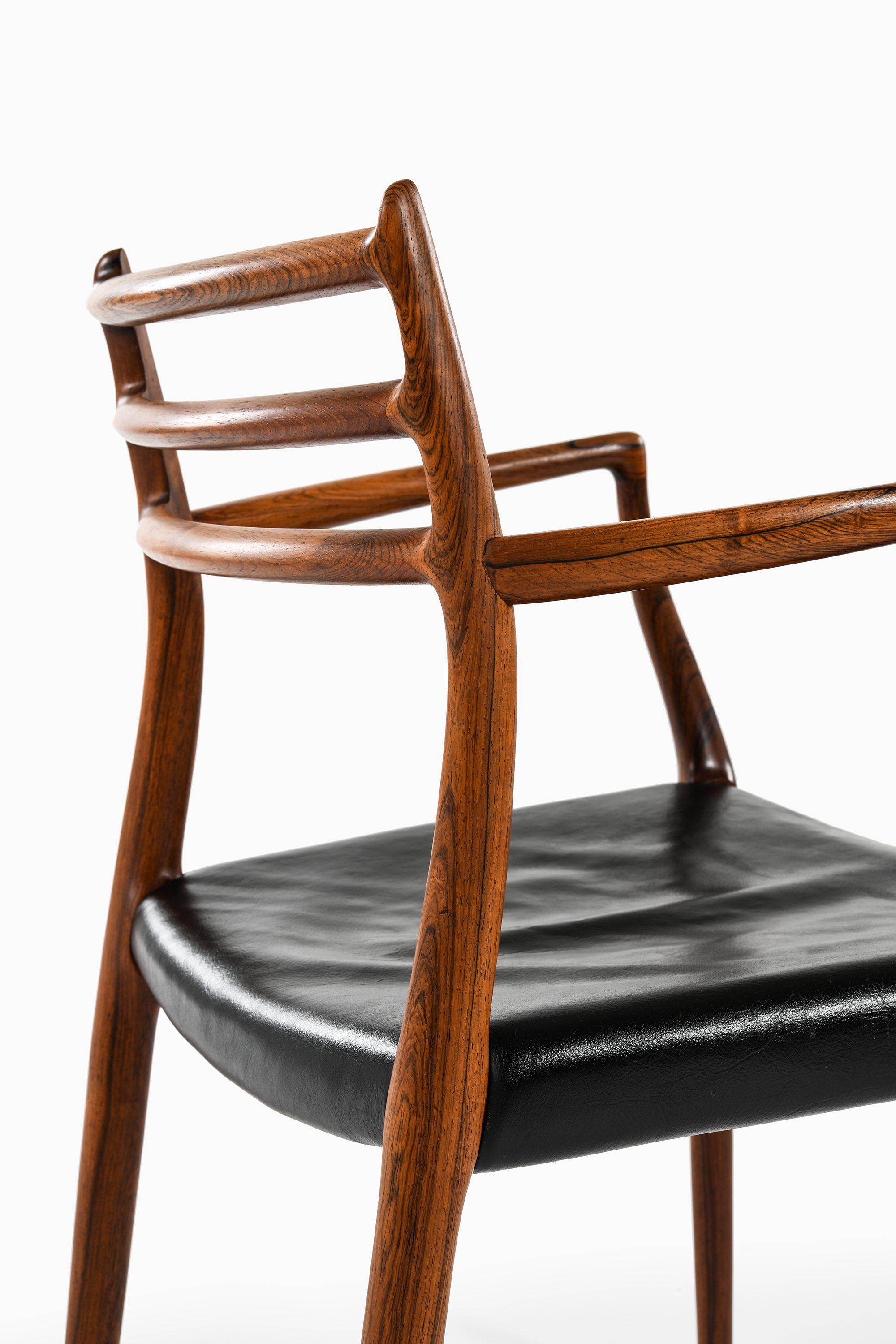 Set of 10 Armchairs in Rosewood and Black Leather by Niels Otto Møller, 1960's For Sale 3