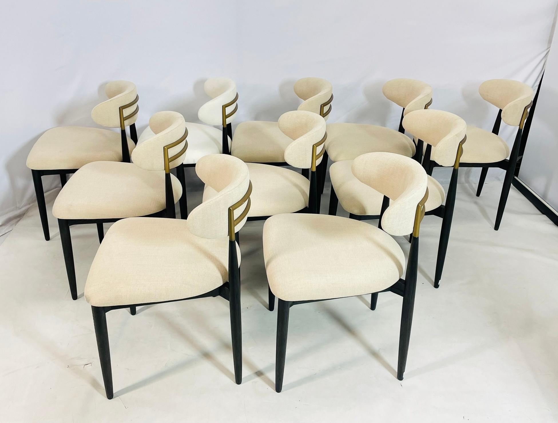 Lino Set di 10 sedie da pranzo Arno di RH in lino chiaro e legno ebanizzato in vendita