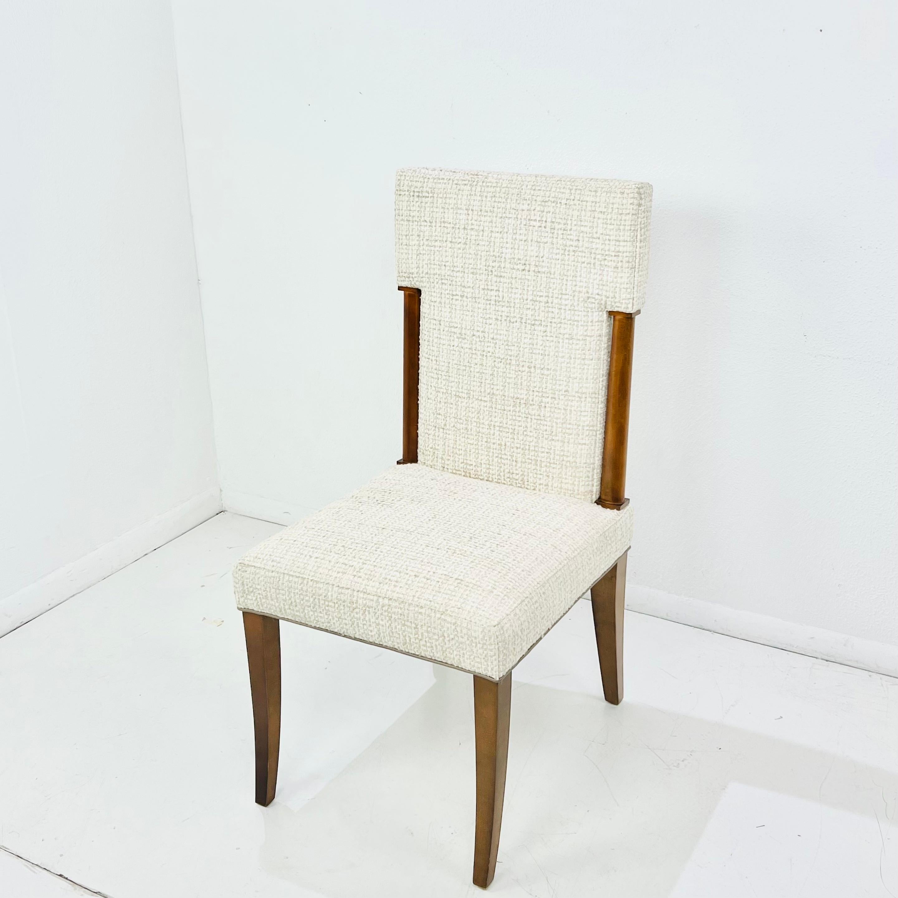 Nord-américain Ensemble de 10 chaises de salle à manger Art Déco, tapissées de tissu HOLLY HUNT en vente
