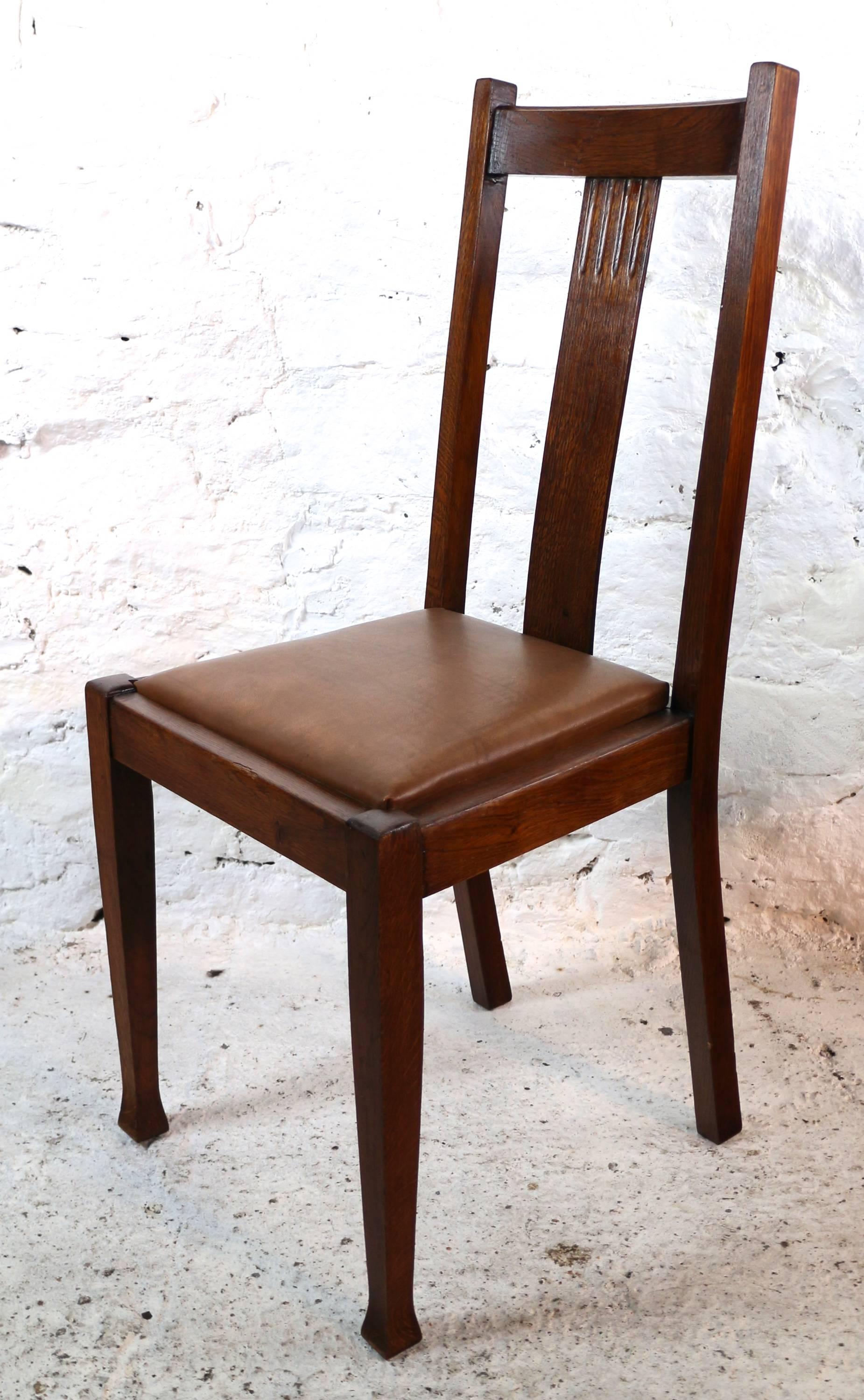 Set of Ten Arts & Crafts Oak Dining Chairs with Leather Seats In Good Condition In Glasgow, GB
