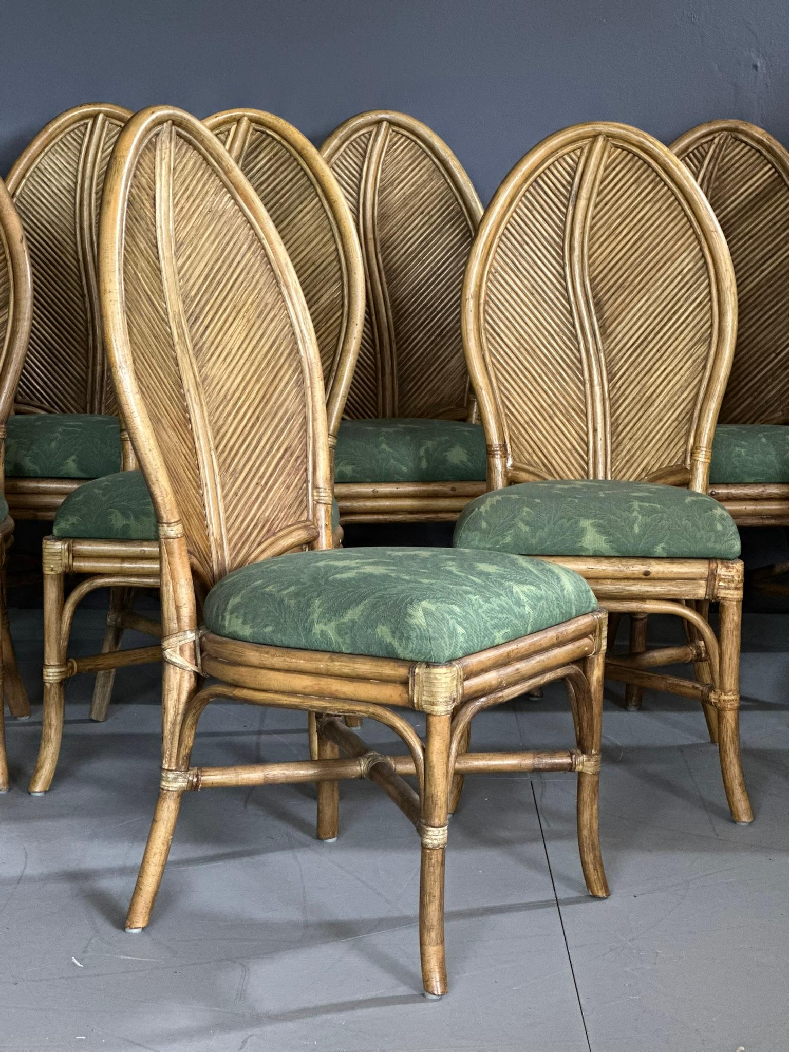 Mid-Century Modern Set of 10 bamboo chairs, 70s leaf backrest, Neocolonial style For Sale