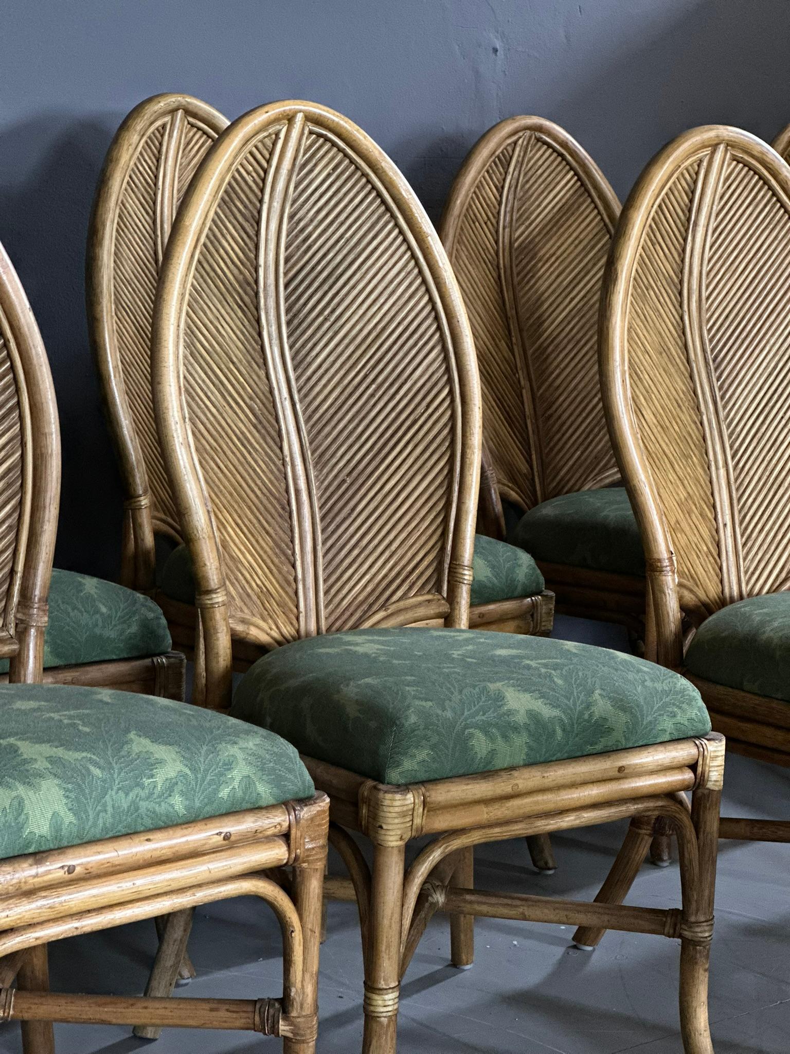 European Set of 10 bamboo chairs, 70s leaf backrest, Neocolonial style For Sale