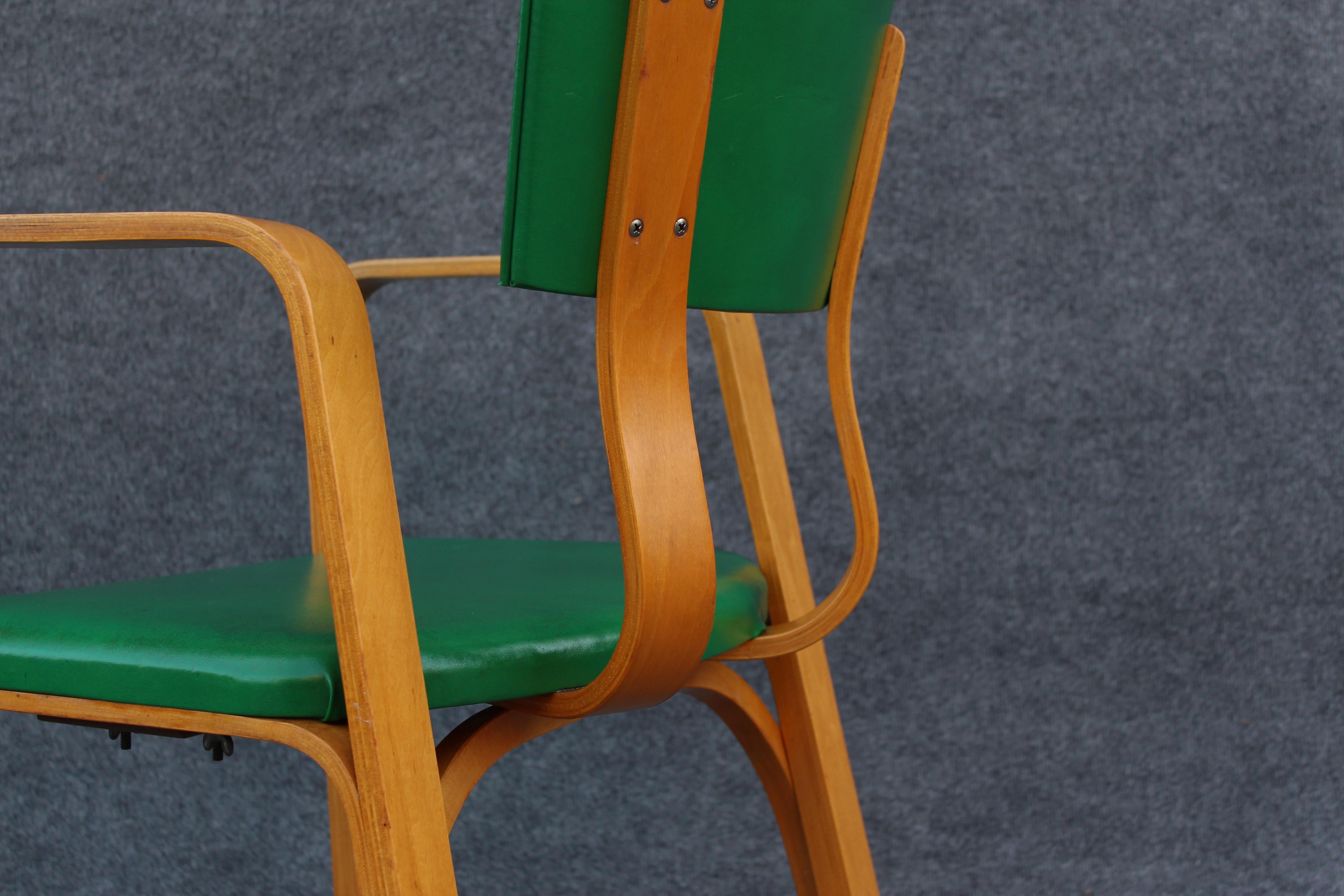Satz von 10 Sesseln oder Esszimmerstühlen aus gebogenem Ahornholz, Sperrholz und grünem Ahornholz von Thonet NYC im Angebot 9