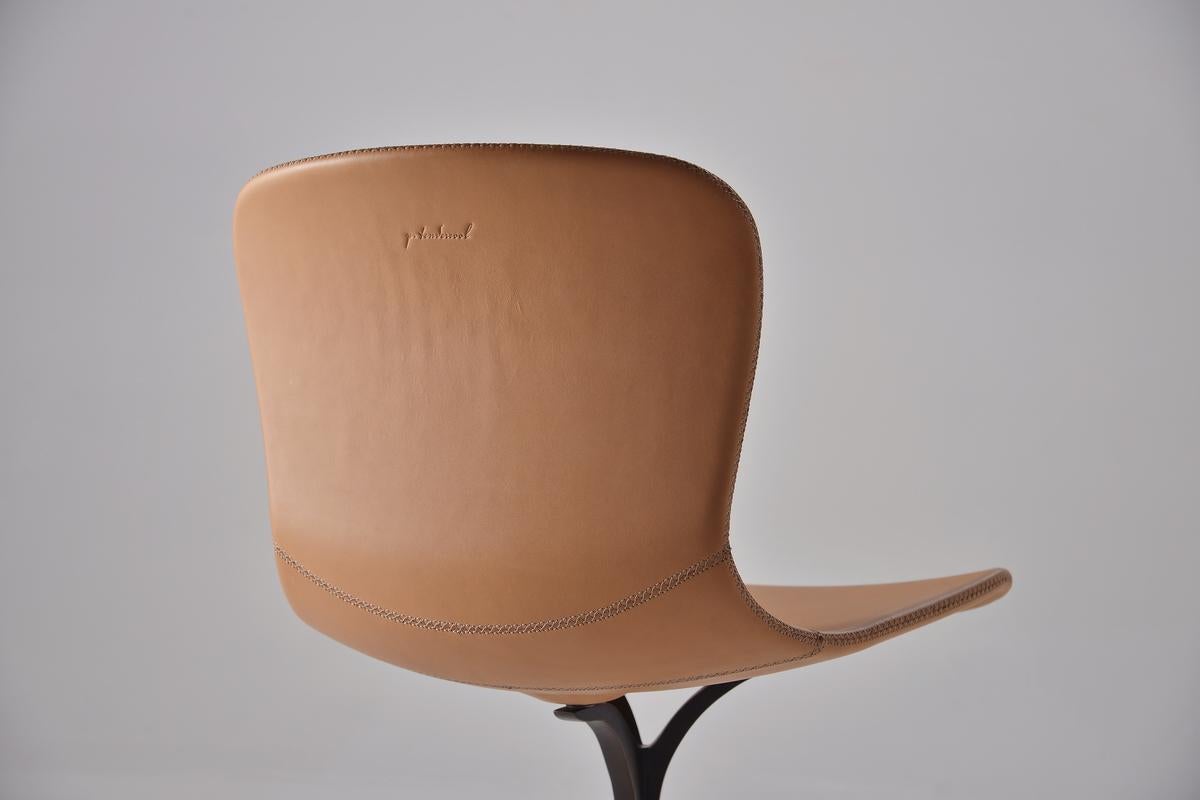Ensemble de 10 chaises en laiton et cuir, par P. Tendercool en vente 7