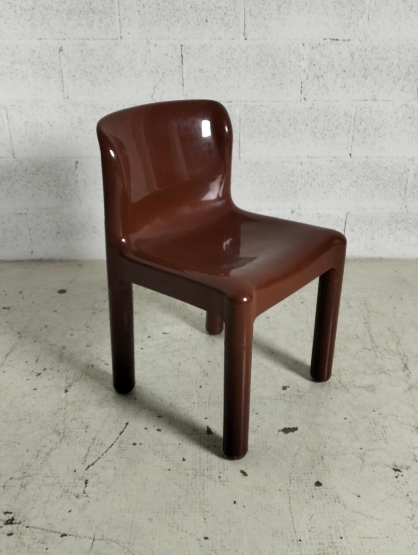 Satz von 10 braunen Stühlen 4875 mod. von C.Bartoli für Kartell 70s (Moderne der Mitte des Jahrhunderts) im Angebot