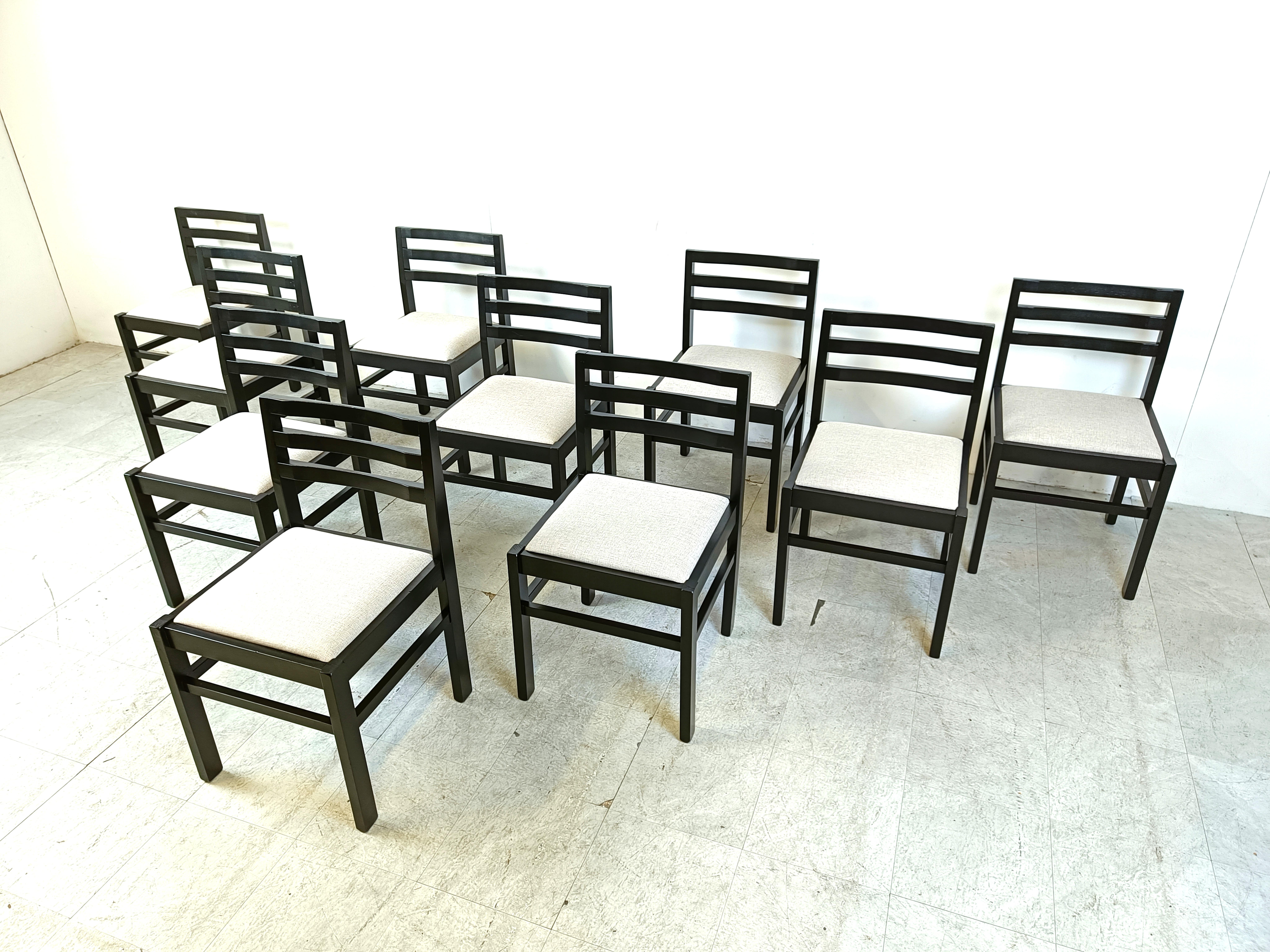 Set von 10 brutalistischen Esszimmerstühlen, 1970er-Jahre  (Ende des 20. Jahrhunderts) im Angebot
