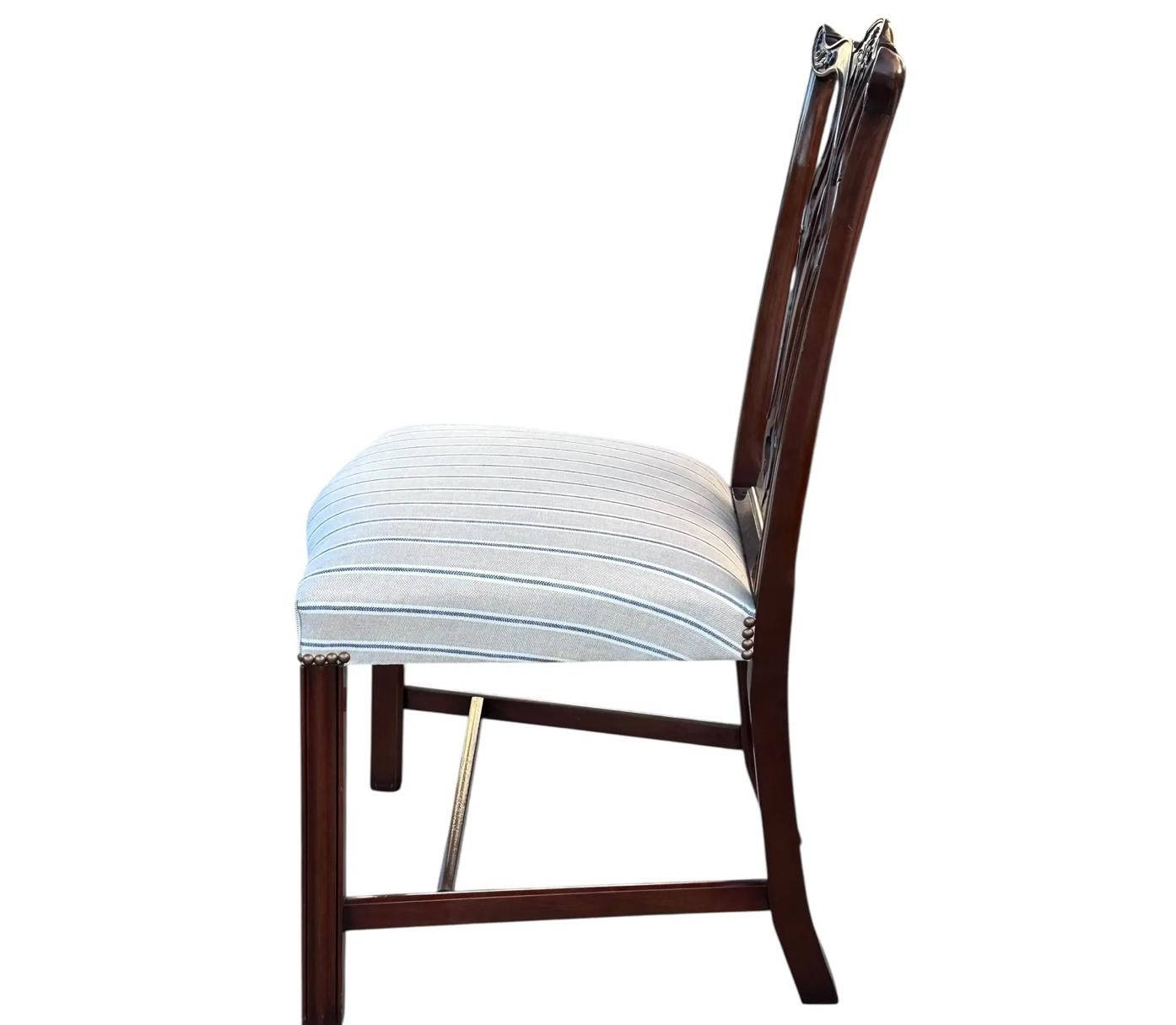 Set di 10 sedie da pranzo Burton-Ching in mogano.