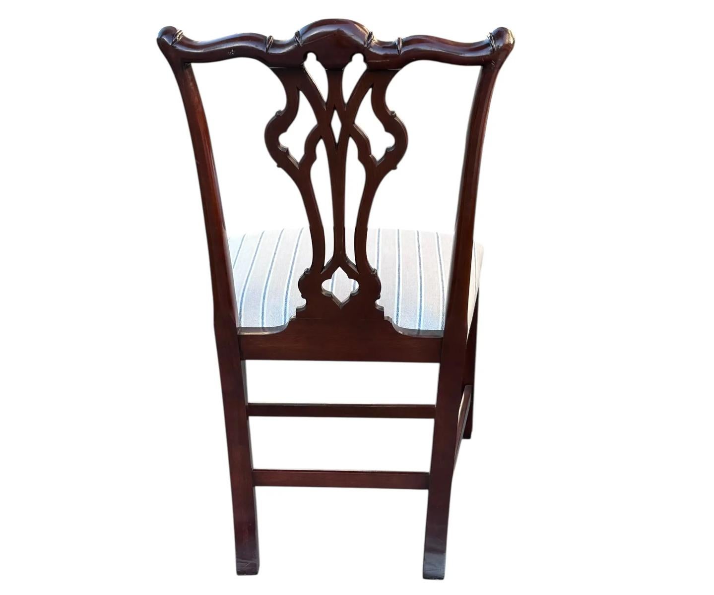 Americano Set di 10 sedie da pranzo Burton-Ching Chippendale in mogano in vendita