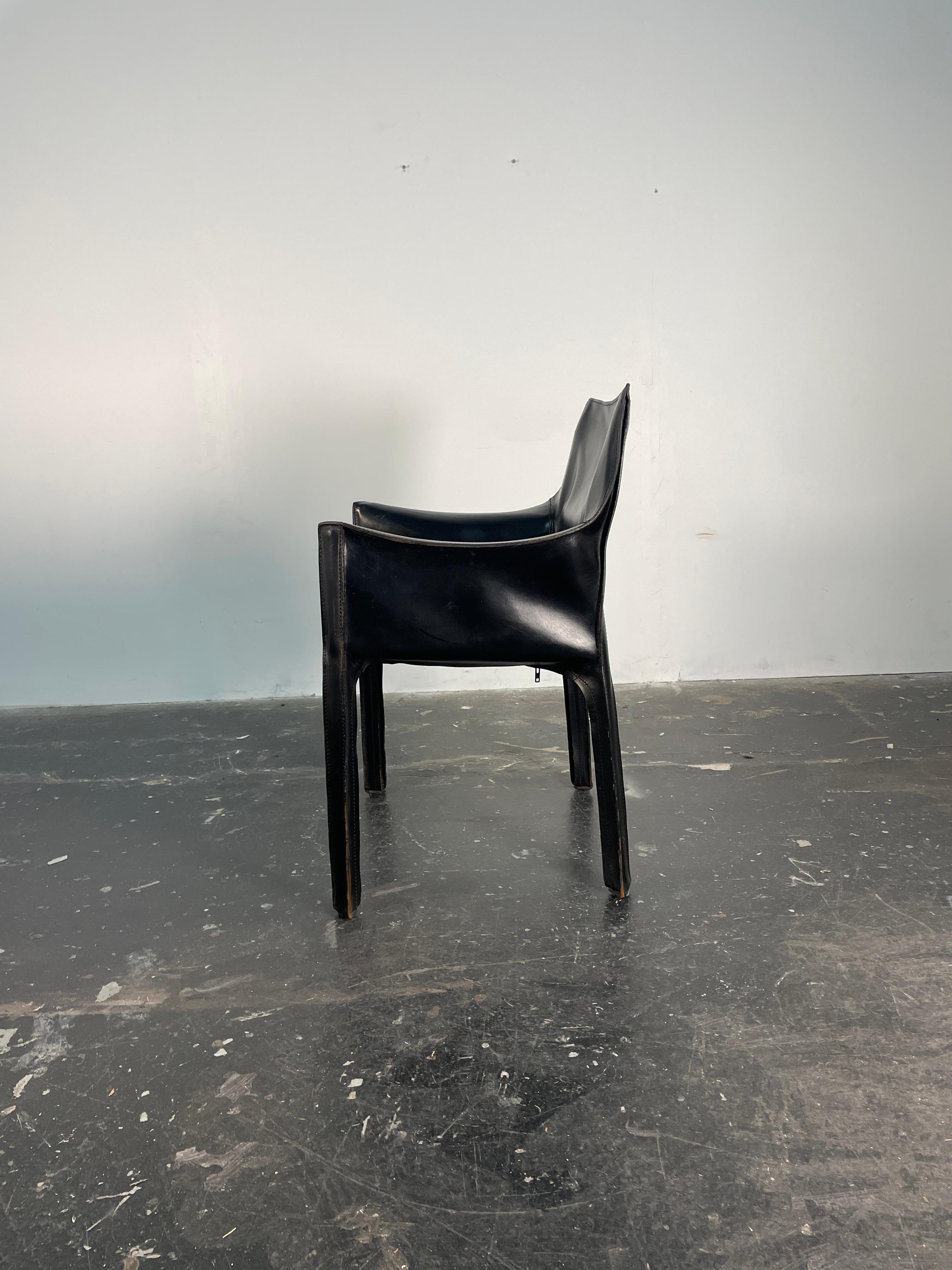 Satz von 10 Stühlen Cab Modell #413 von Mario Bellini für Cassina (Metall) im Angebot