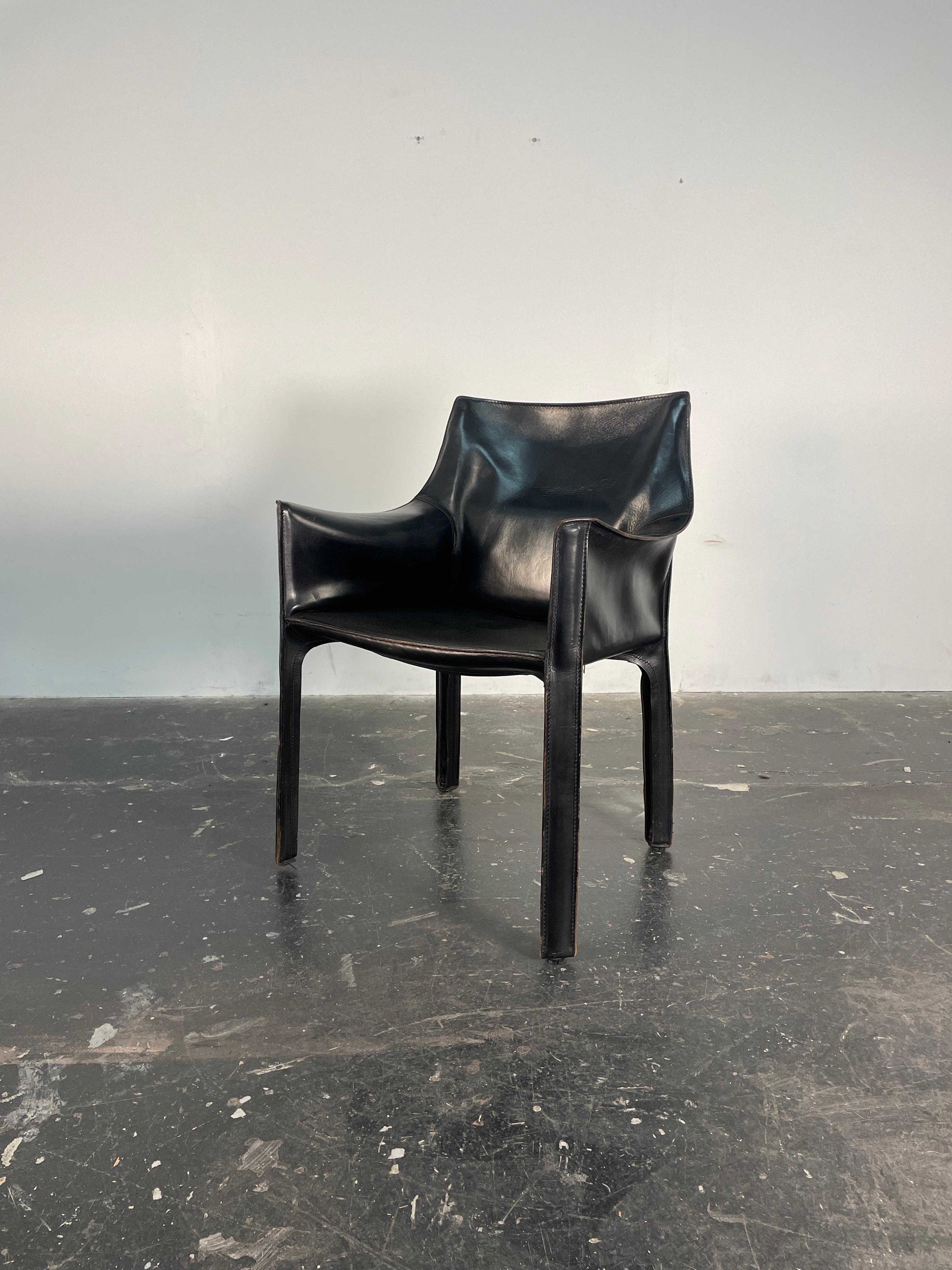 Satz von 10 Stühlen Cab Modell #413 von Mario Bellini für Cassina im Angebot 1