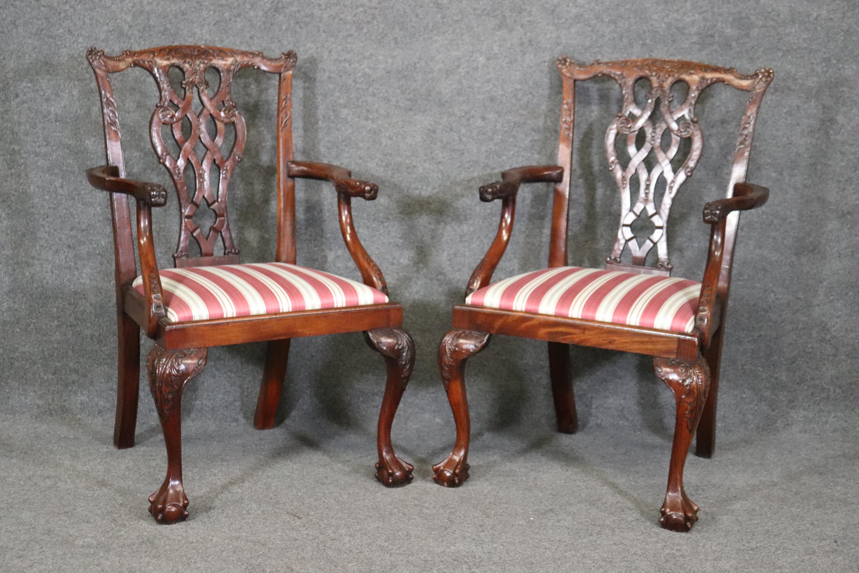 Set of 10 Carved Mahogany Chippendale Dining Chairs Dragon Face Arm Terminals In Good Condition In Swedesboro, NJ