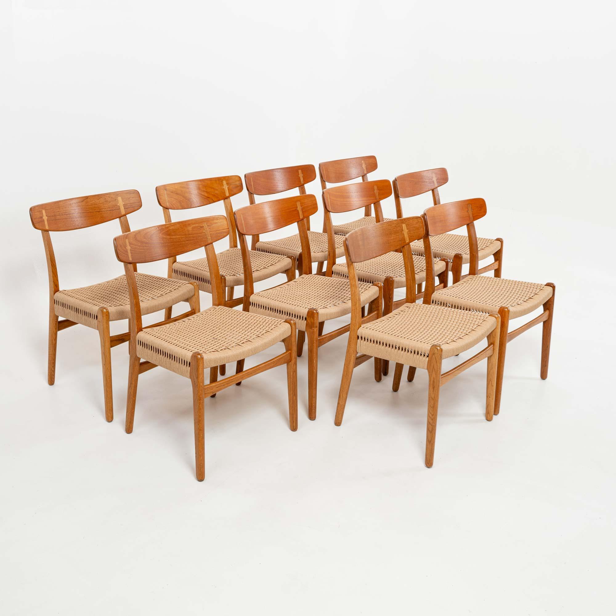 Mid-Century moderno Set di 10 sedie CH23 di Hans Wegner per Carl Hansen & Son in Oak e Teak in vendita