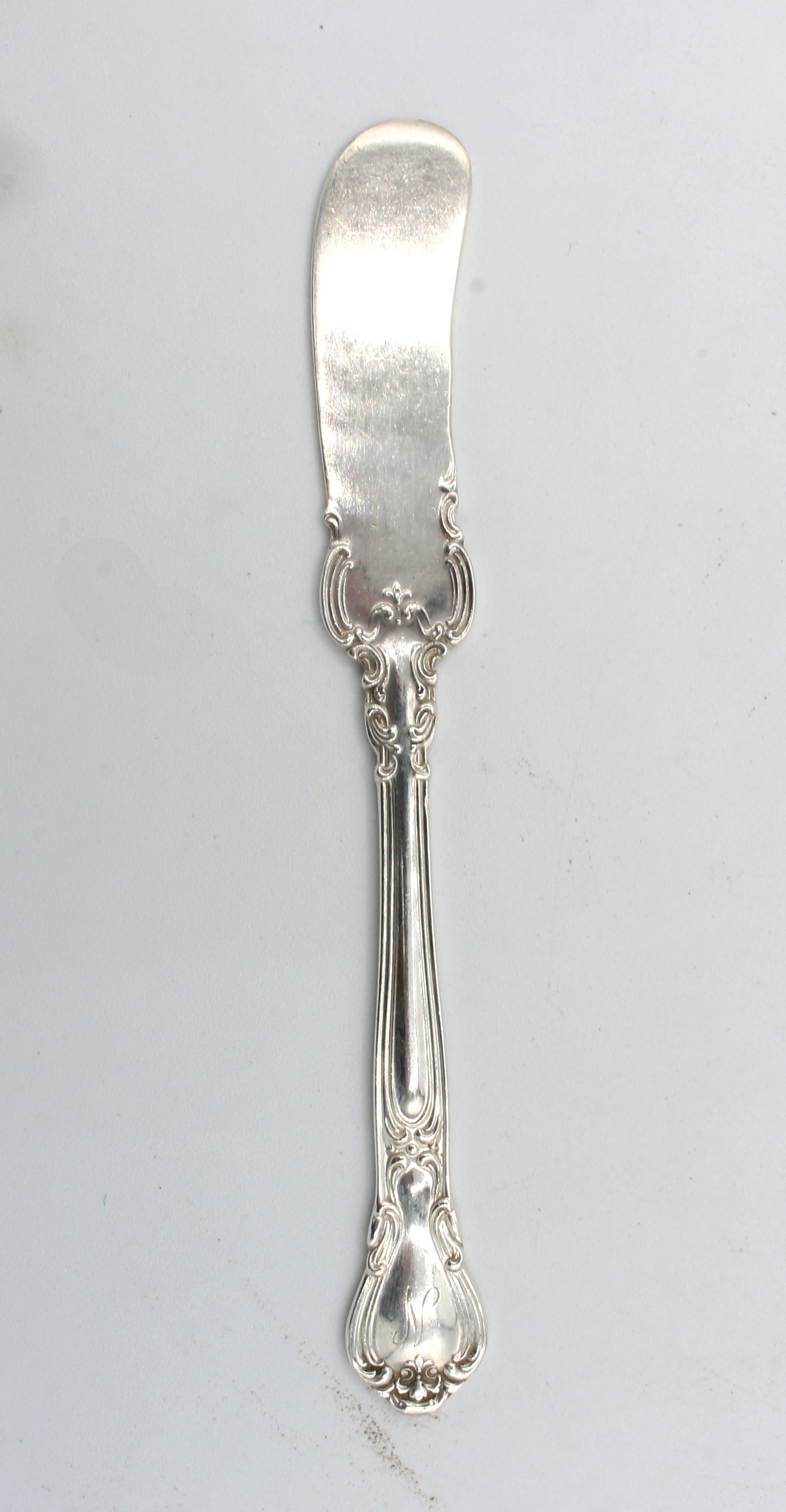 Set of 10 Chantilly pattern by Gorham sterling silver butter spreaders, early-mid 20th century. 1895 design. Flat handle solid sterling silver. Assembled - 5 with monograms & mixed dates of production. 7.75 troy oz.
5 7/8