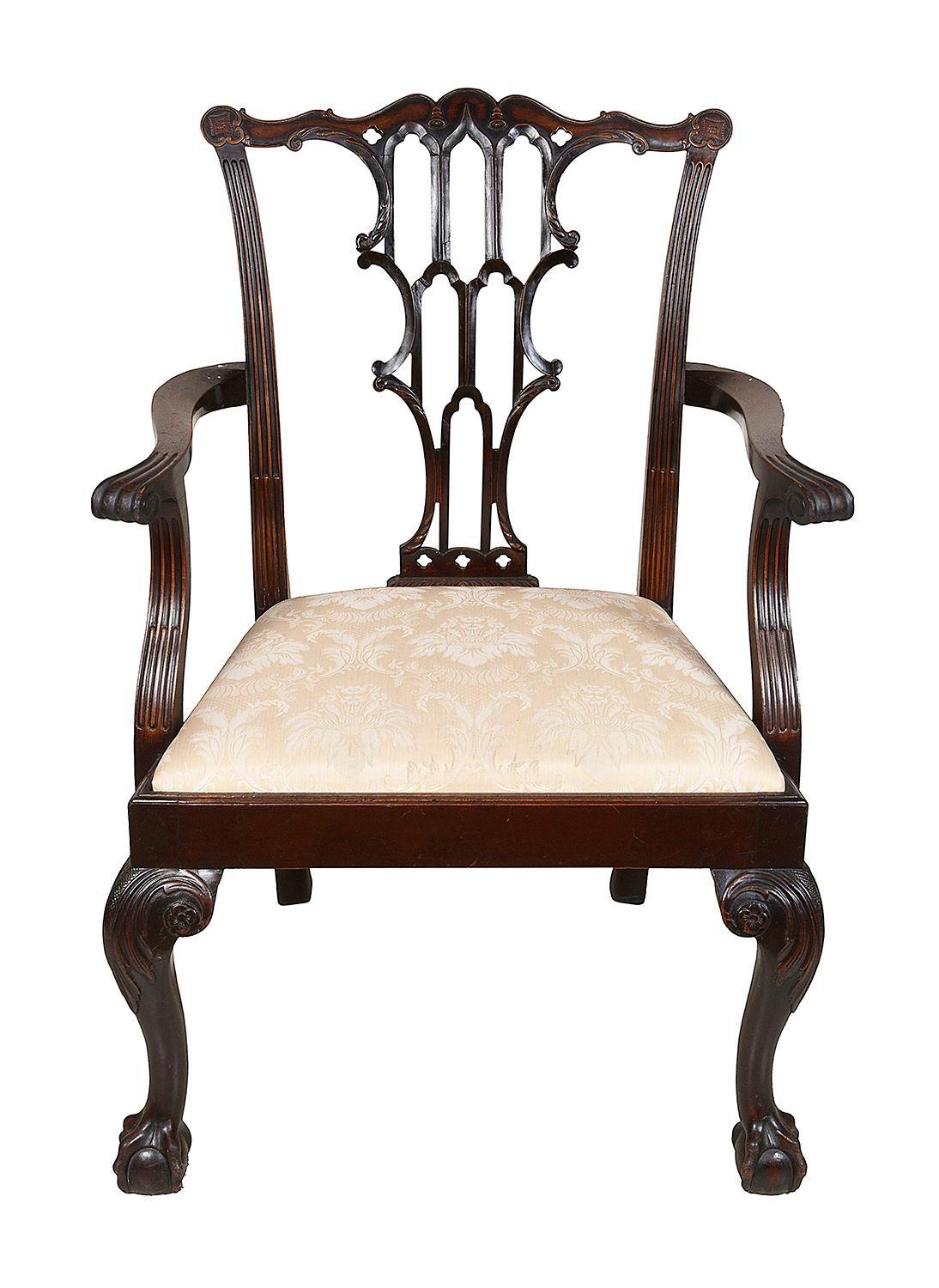 Satz von 10 Esszimmerstühlen im Chippendale-Stil, 19. Jahrhundert. (Englisch) im Angebot