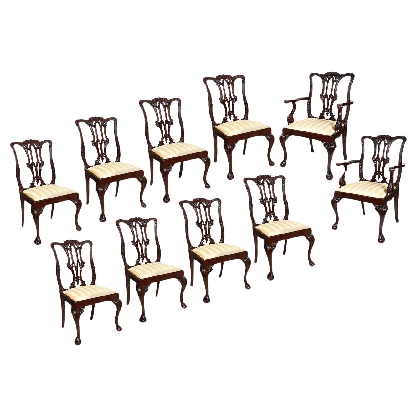 Satz von 10 Esszimmerstühlen im Chippendale-Stil, 19. Jahrhundert. im Angebot