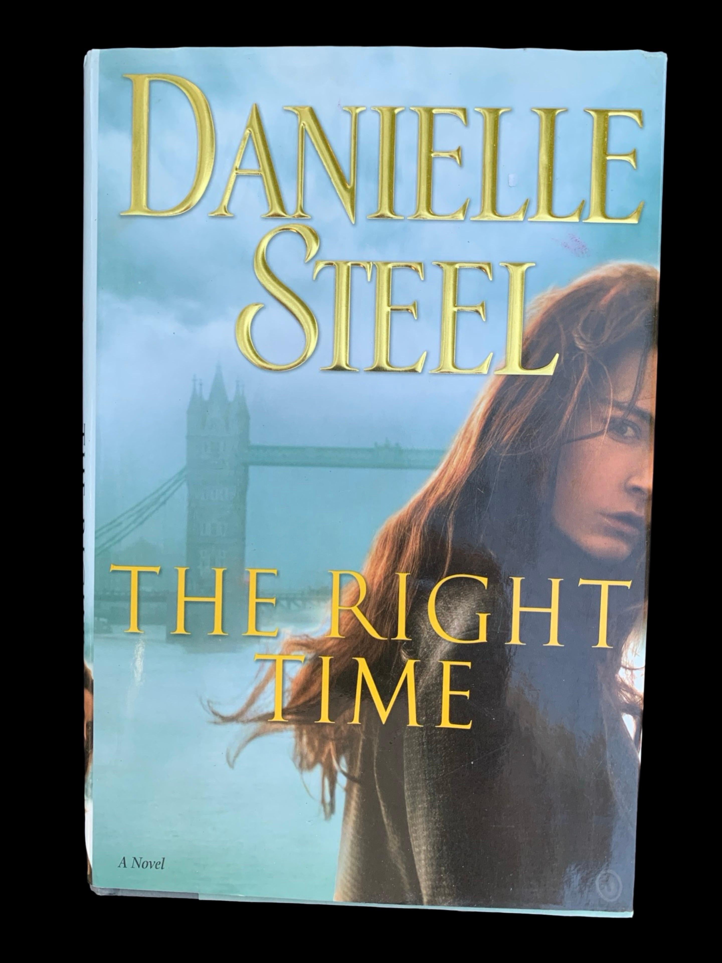 Set di 10 libri con copertina a scorrimento di Danielle Steele per la biblioteca/sala multimediale in vendita 2