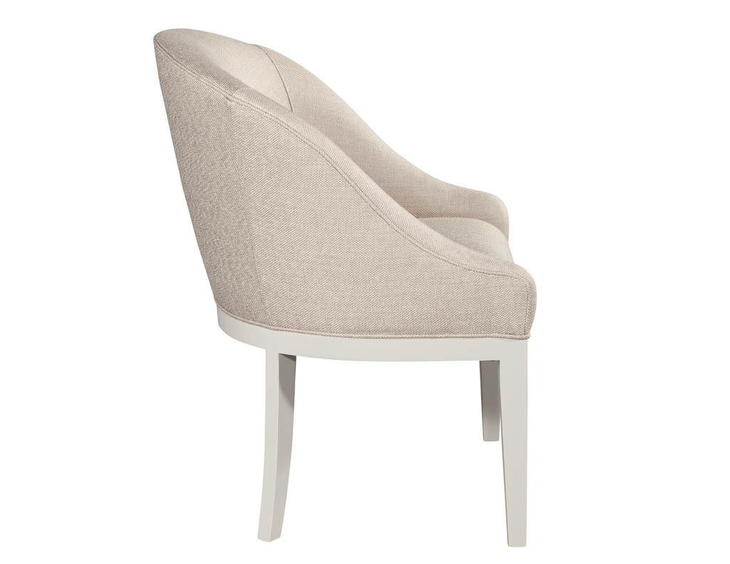 Ensemble de 10 chaises de salle à manger modernes sur mesure en beige et blanc en vente 4