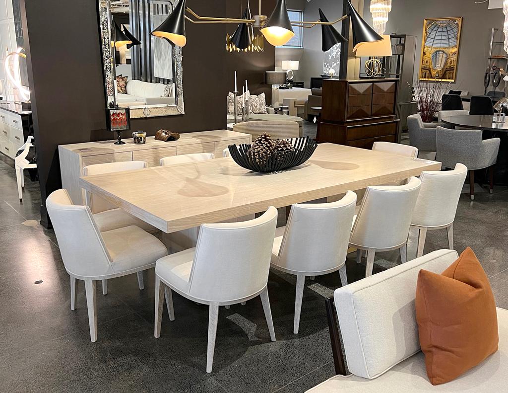 Set von 10 modernen Esszimmerstühlen aus Eiche in gebleichter Oberfläche, maßgefertigt im Angebot 10