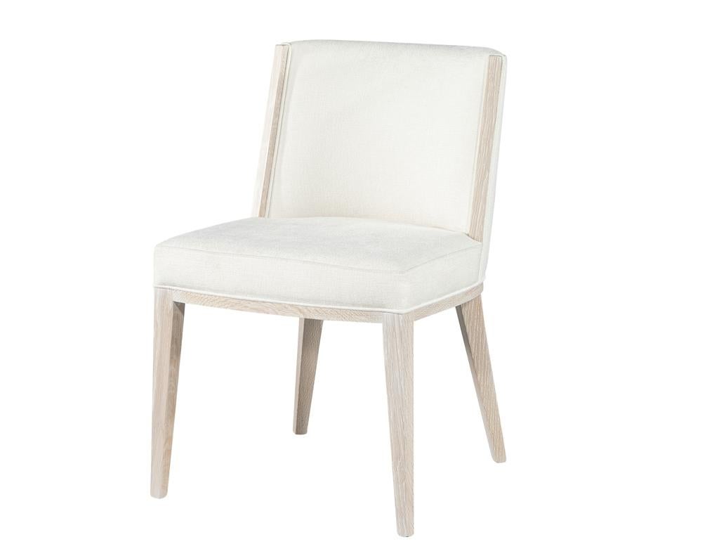 Set von 10 modernen Esszimmerstühlen aus Eiche in gebleichter Oberfläche, maßgefertigt (Moderne) im Angebot