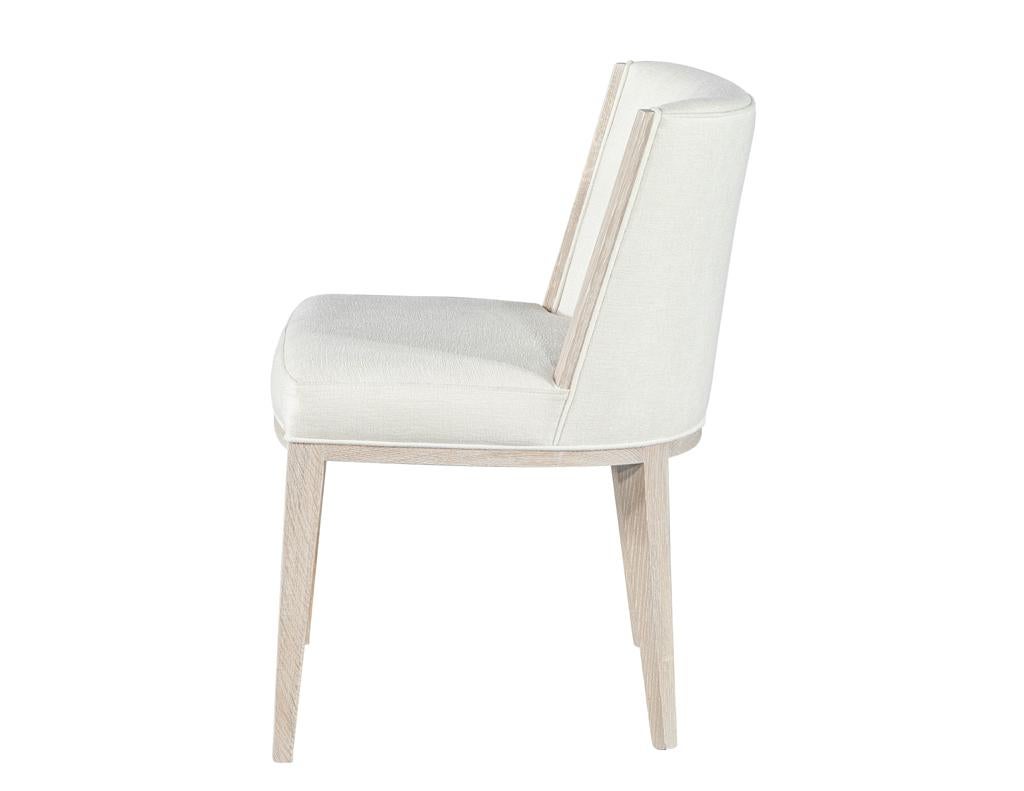 Set von 10 modernen Esszimmerstühlen aus Eiche in gebleichter Oberfläche, maßgefertigt im Zustand „Neu“ im Angebot in North York, ON