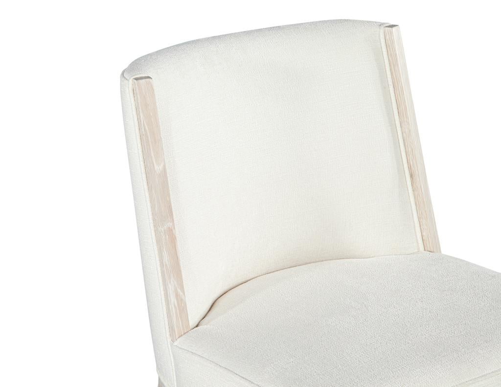 Set von 10 modernen Esszimmerstühlen aus Eiche in gebleichter Oberfläche, maßgefertigt im Angebot 2