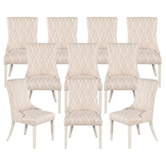 Set von 10 modernen weiß lackierten Esszimmerstühlen mit Designer-Stoff