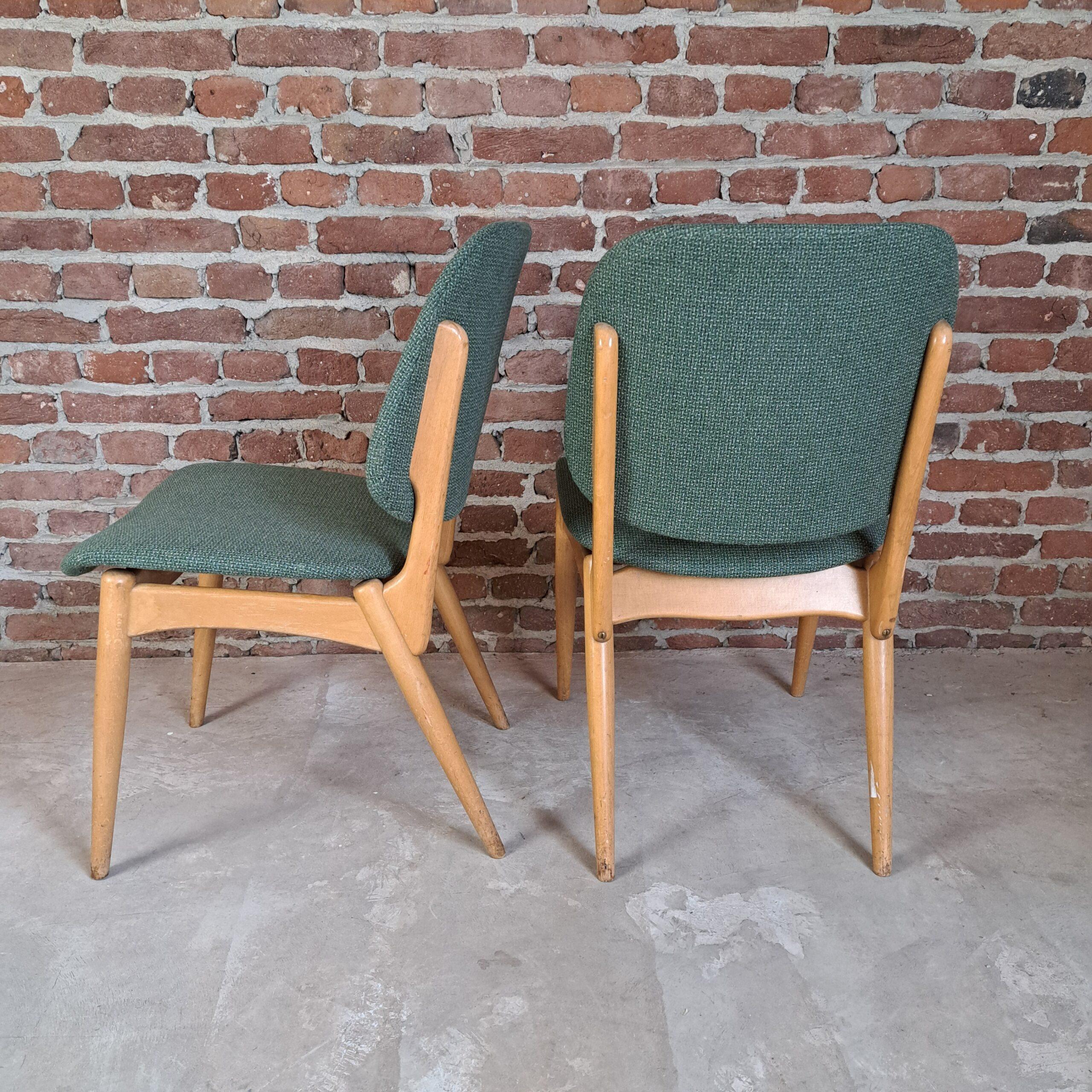 Set di 10 sedie danesi in legno e tessuto, 1970

Informazioni aggiuntive:
Paese di produzione - Danimarca
Periodo di progettazione - 1970
Periodo di produzione - 1970
Stile - Midcentury / Design danese
Materiale - Wood e Fabrice
Colore - Marrone