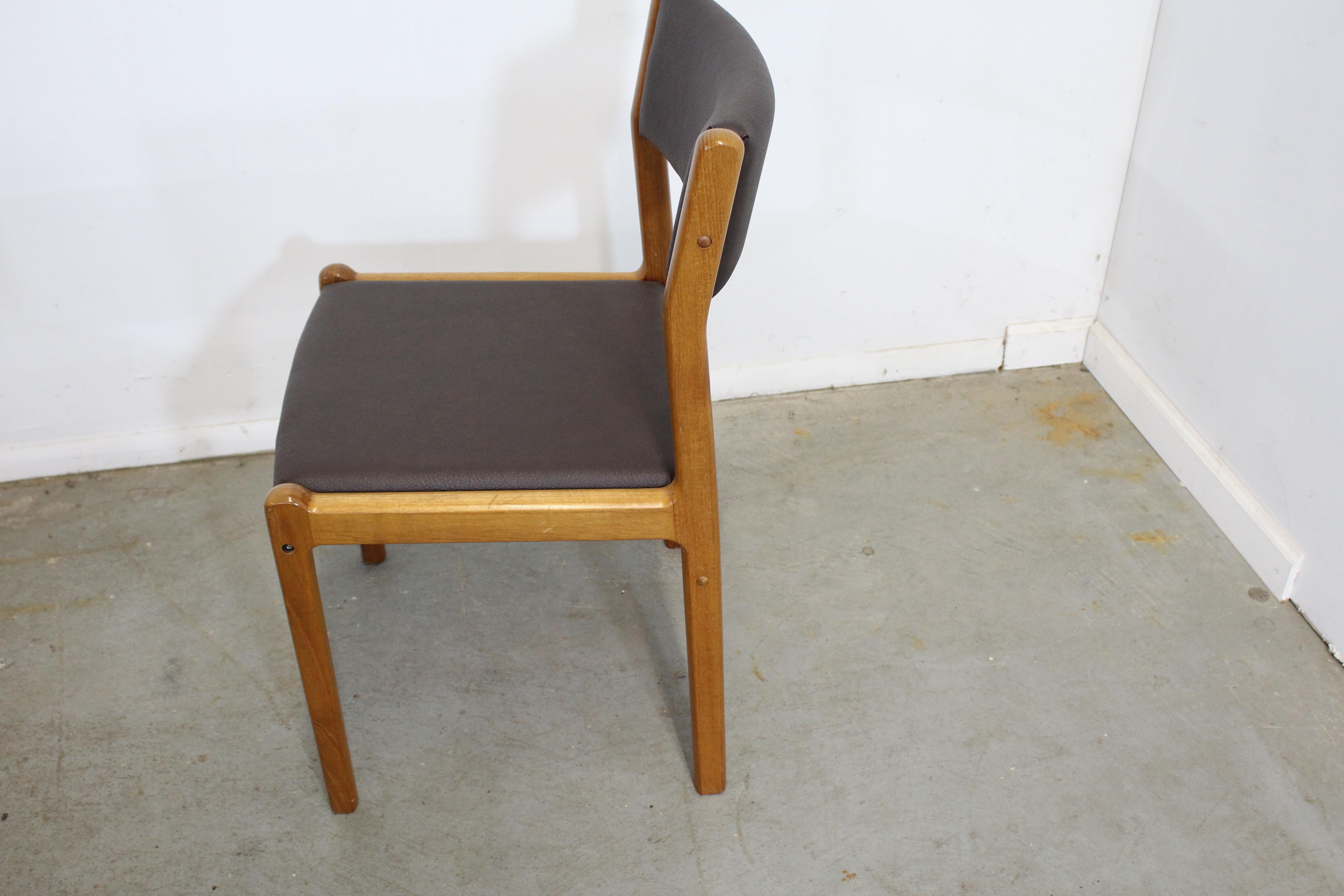 Set of 10 Danish Modern JL Moeller Teak Side Dining Chairs In Good Condition For Sale In Wilmington, DE