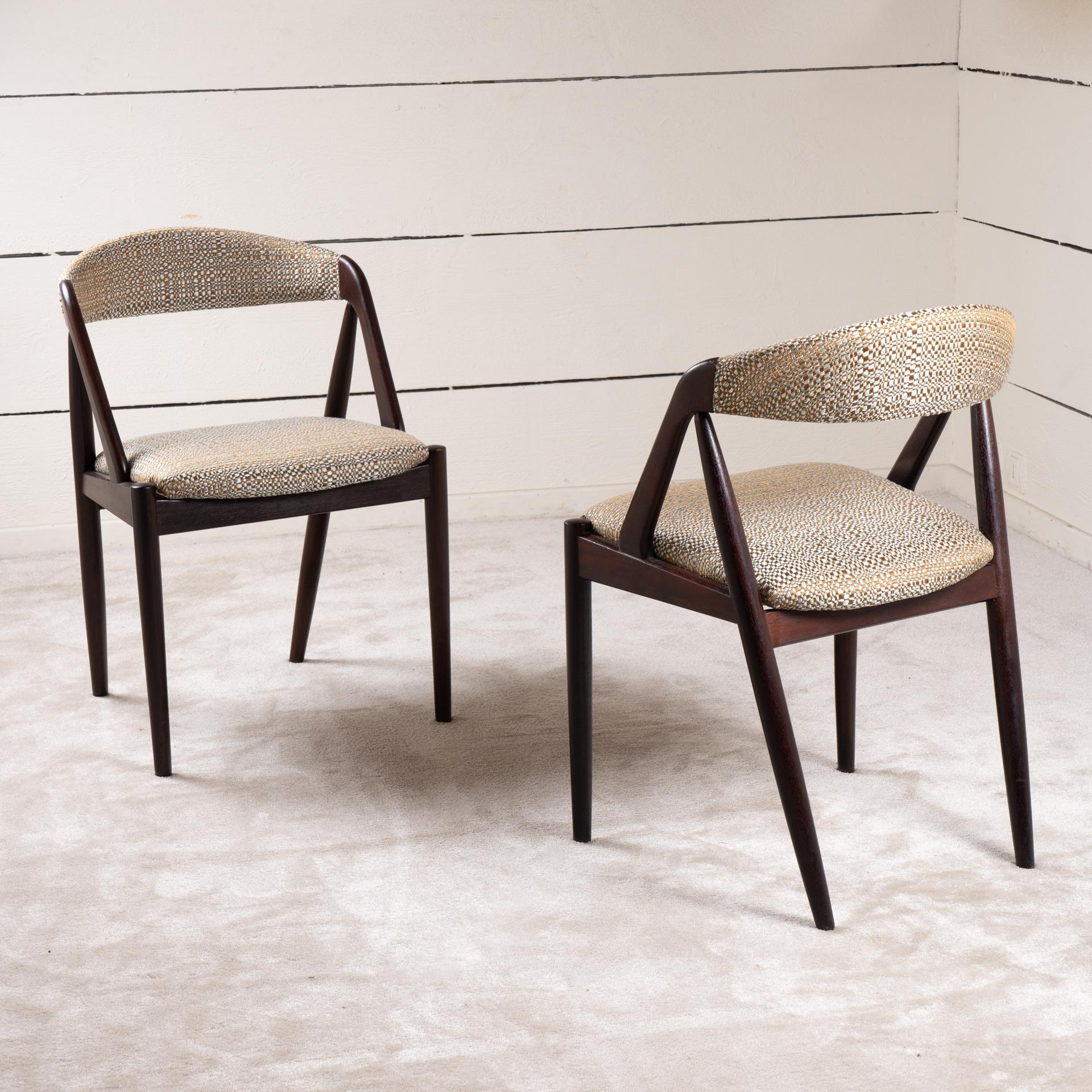 Scandinavo moderno Set di 10 sedie in teak scuro di Kai Kristiansen in vendita