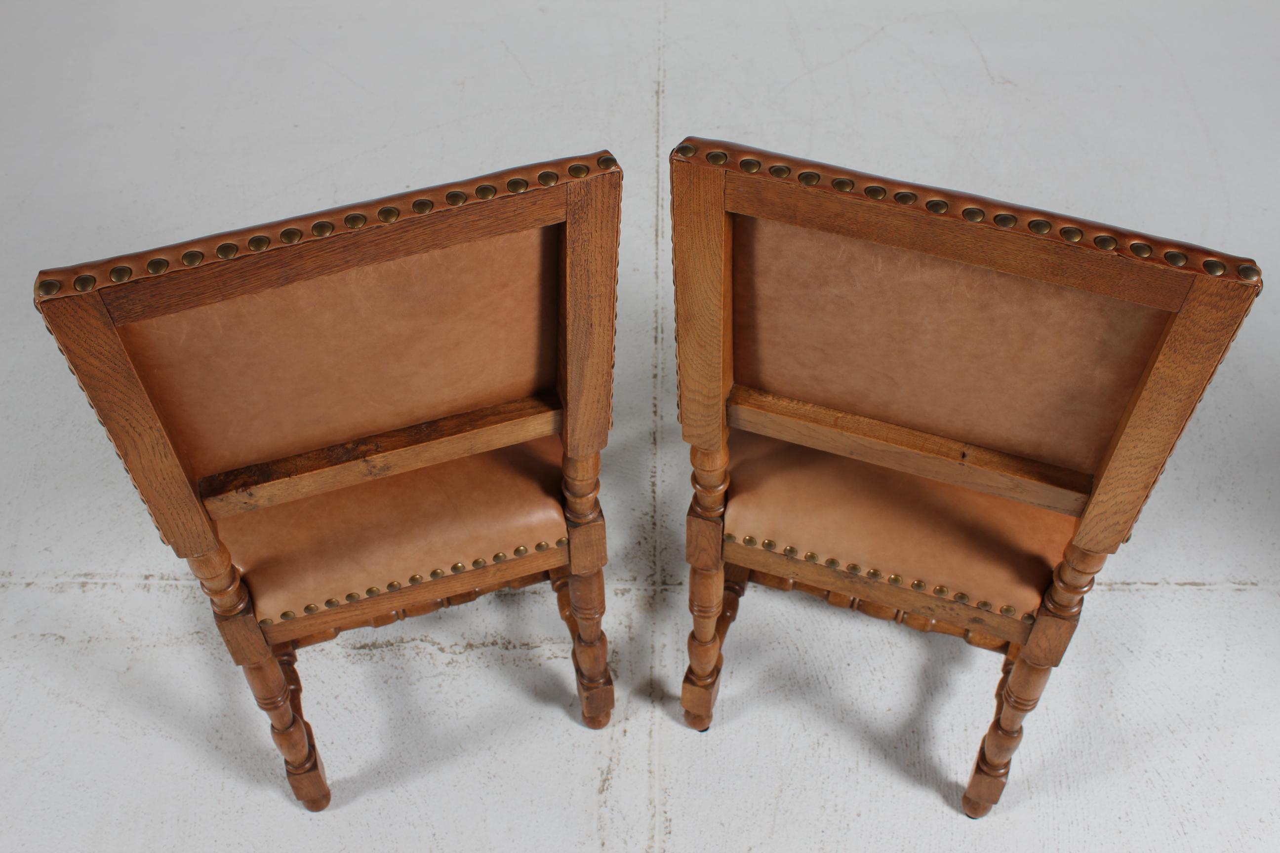 Satz von 10 Esszimmerstühlen im dänischen Barockstil Massiv Eiche + Cognac Leder 1930s im Angebot 13
