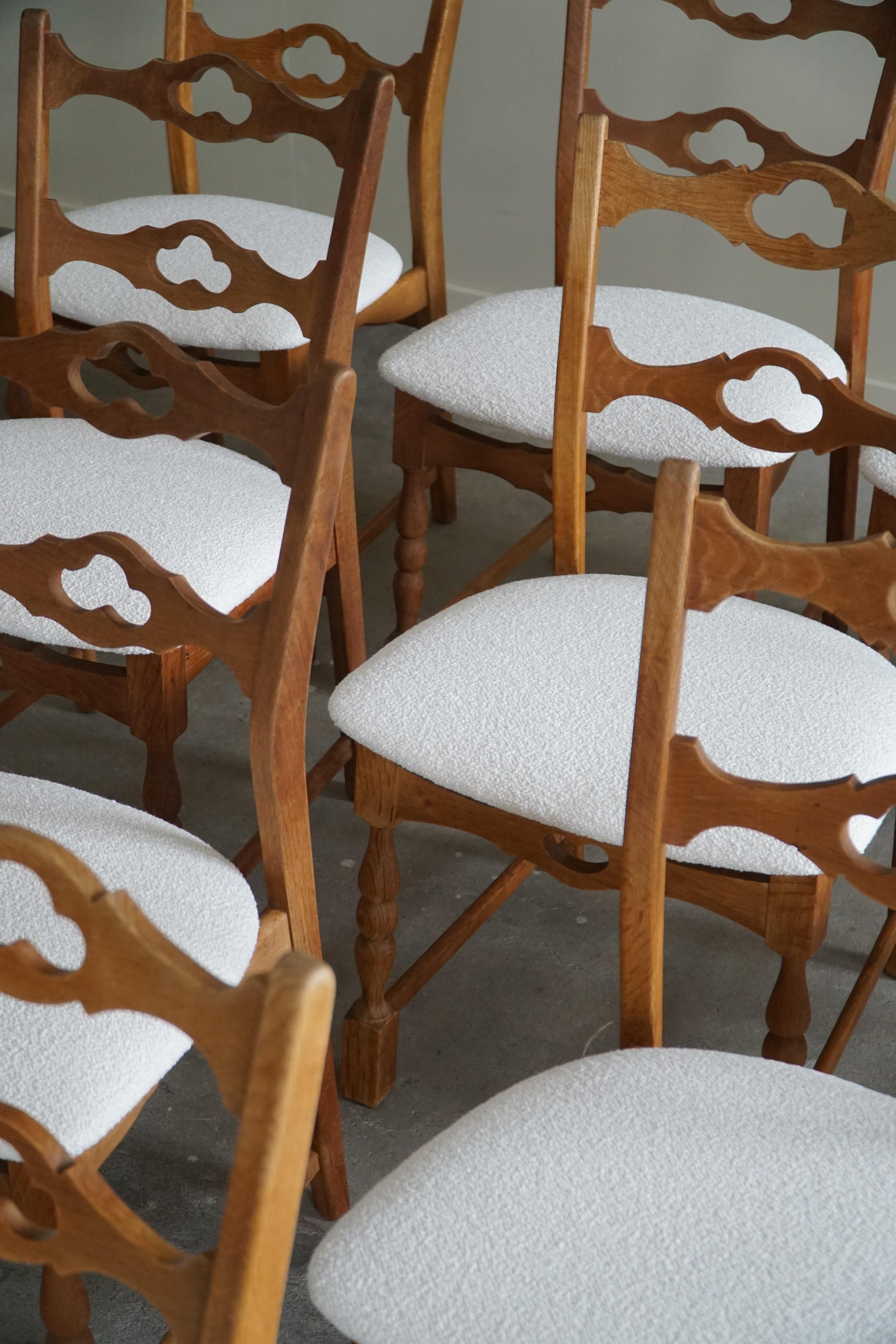 20ième siècle Ensemble de 10 chaises de salle à manger en Oak & Bouclé, Henning Kjærnulf, Danish Modernity, 1960s en vente