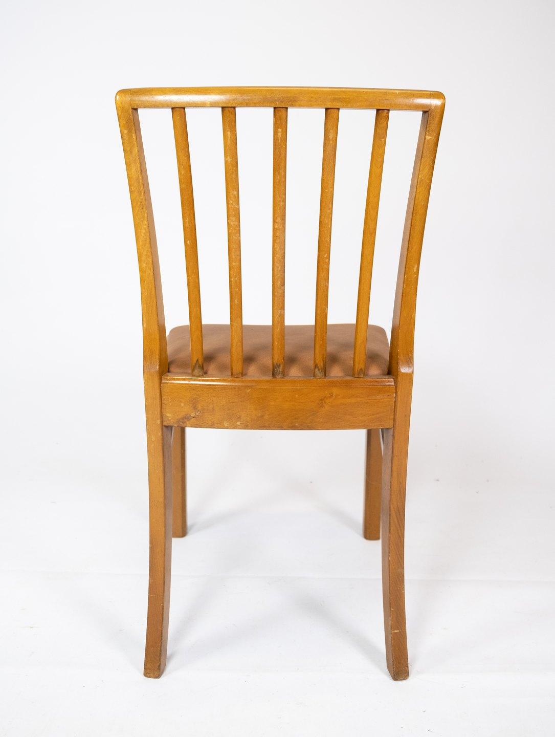 Art Deco Set of 10 Dining Room Chairs of Light Wood and Cognac Leather, 1940s For Sale 3